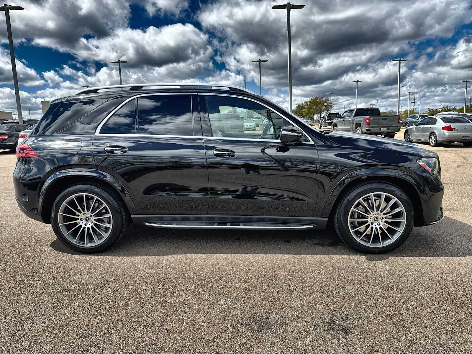 Thumbnail: 2026 Mercedes-Benz GLE - 10