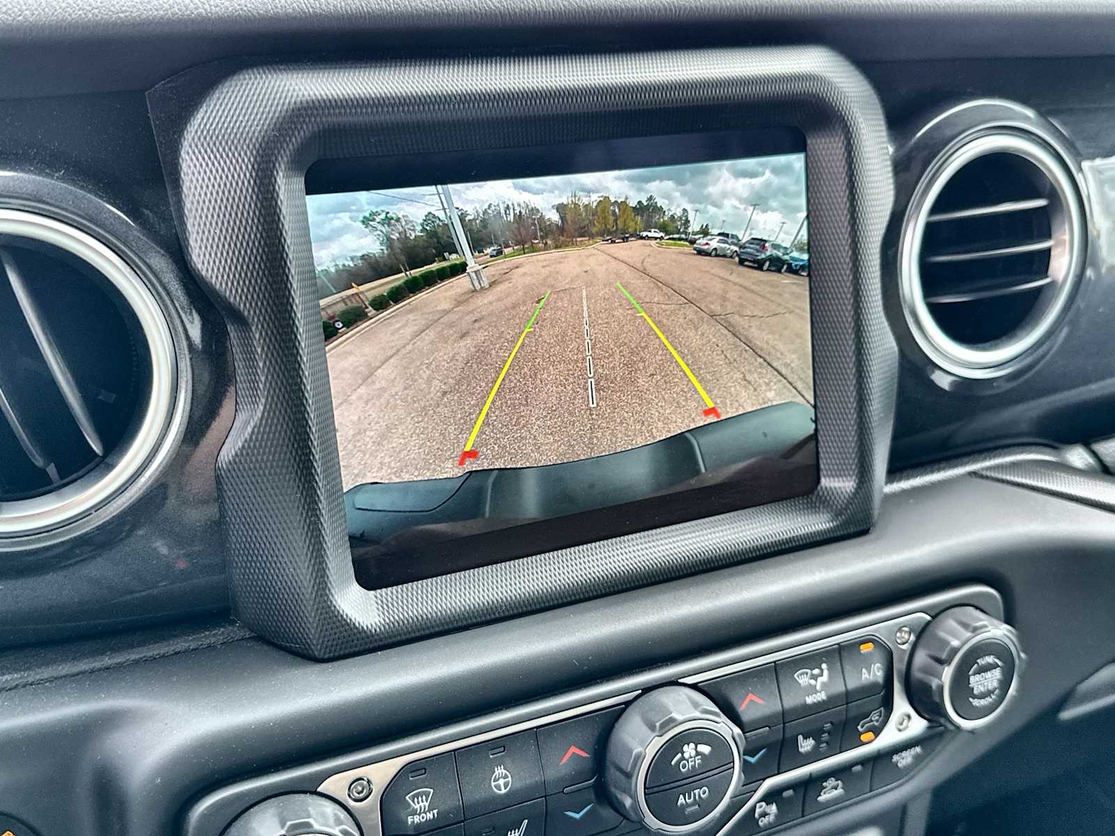Thumbnail: 2023 Jeep Wrangler - 33