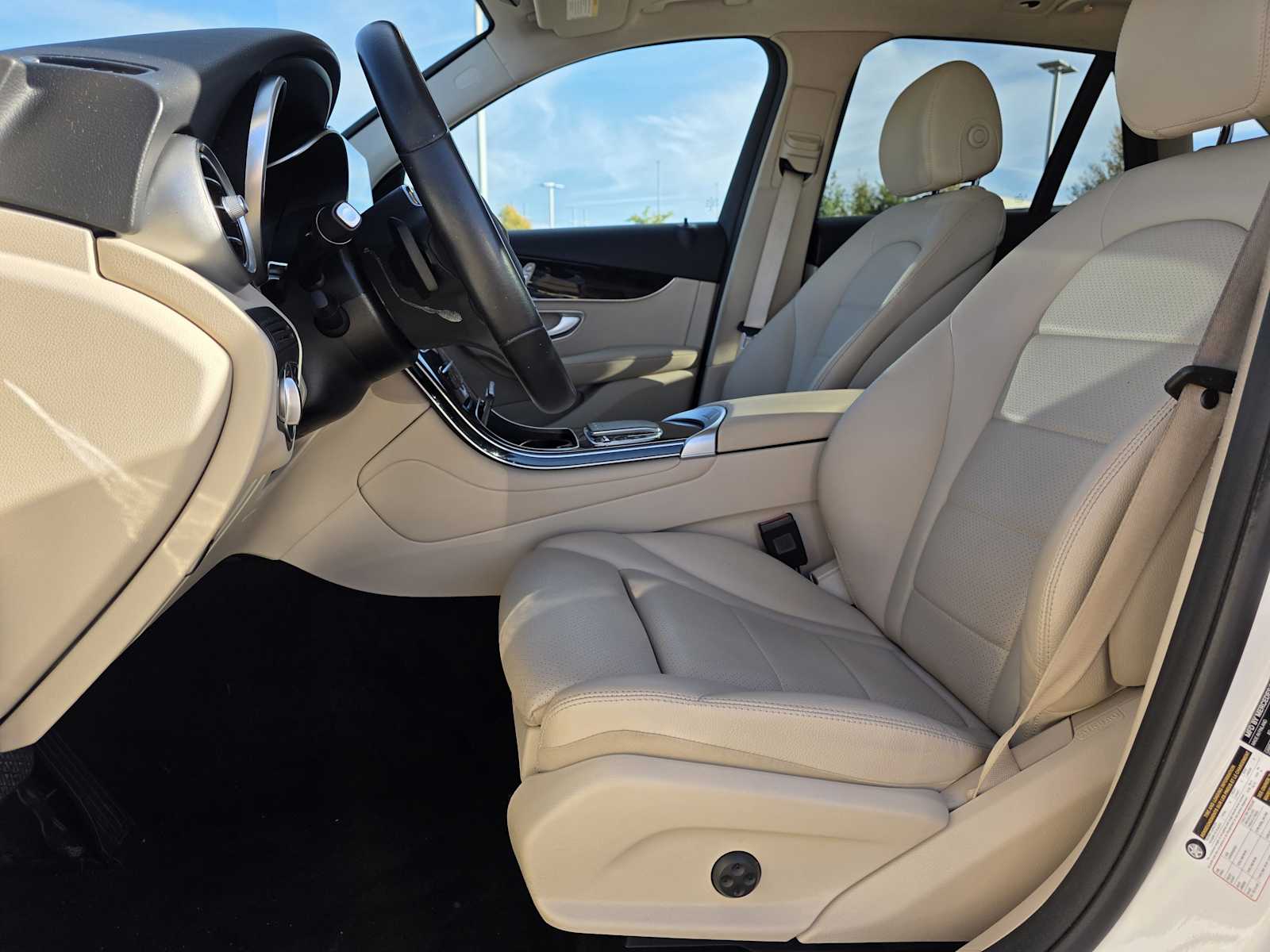 Thumbnail: 2022 Mercedes-Benz GLC - 12