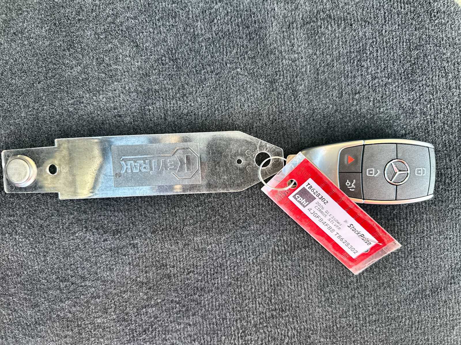 Thumbnail: 2026 Mercedes-Benz GLE - 26