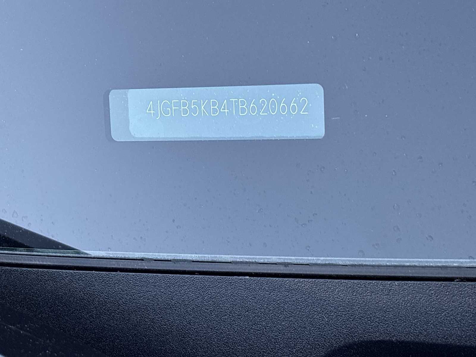 Thumbnail: 2026 Mercedes-Benz GLE - 28