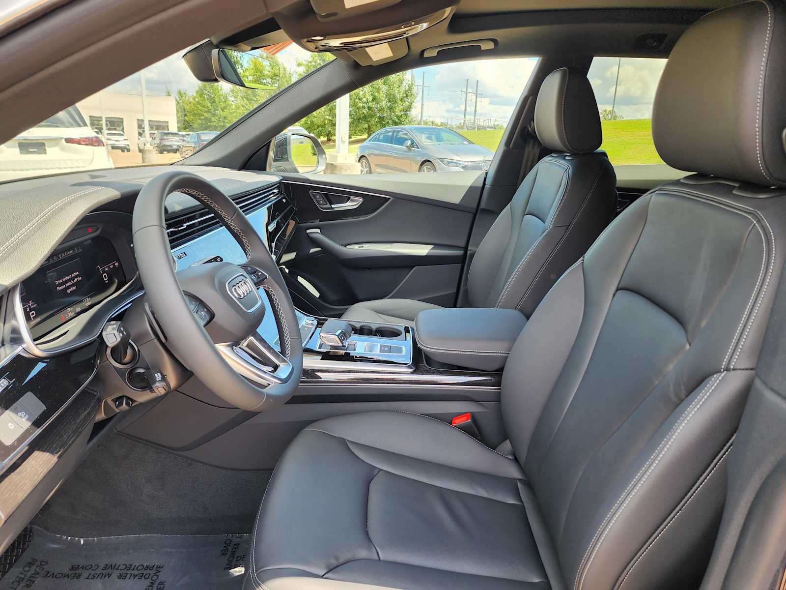 Thumbnail: 2025 Audi Q8 - 9