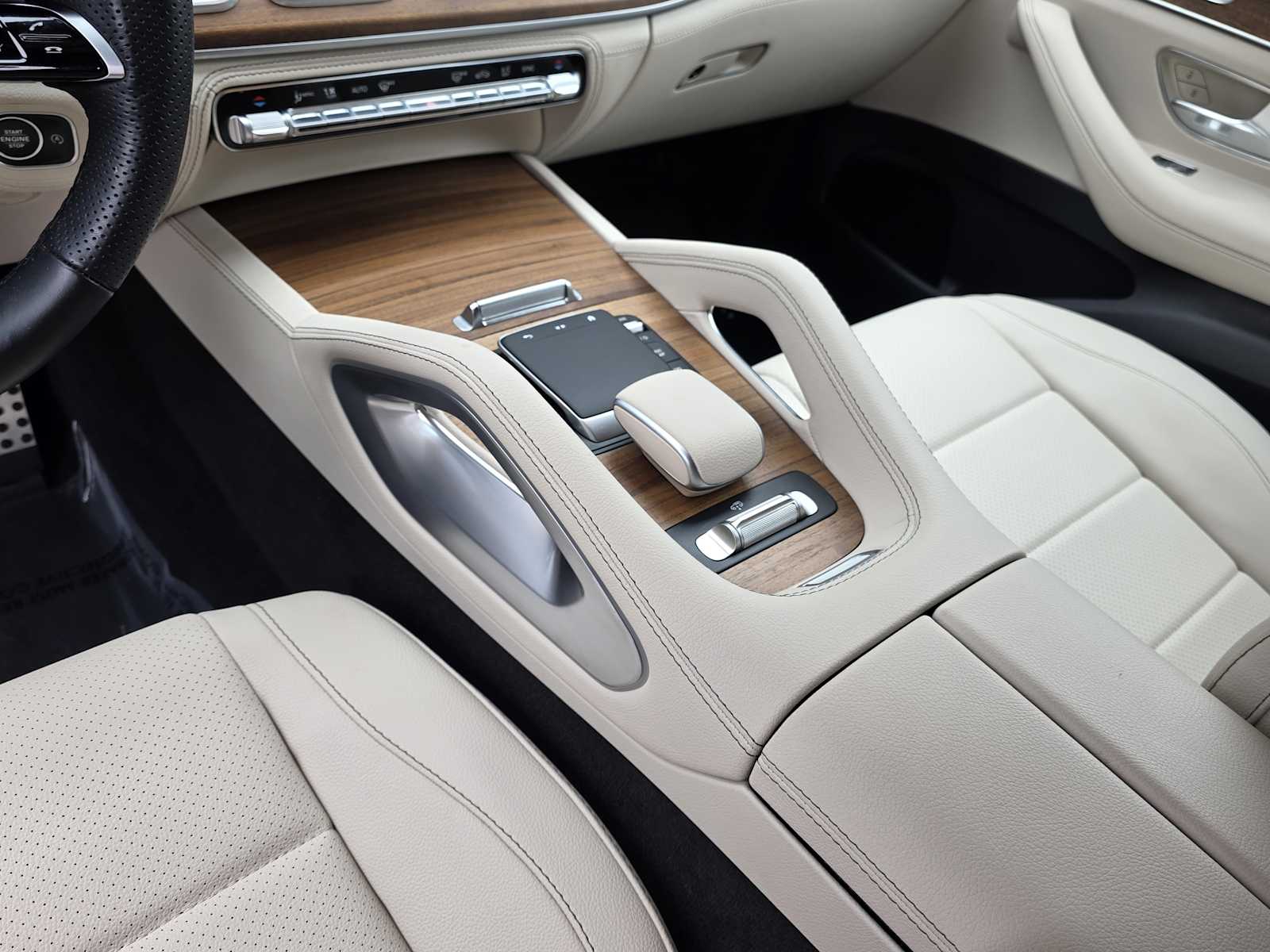 Thumbnail: 2025 Mercedes-Benz GLS - 17