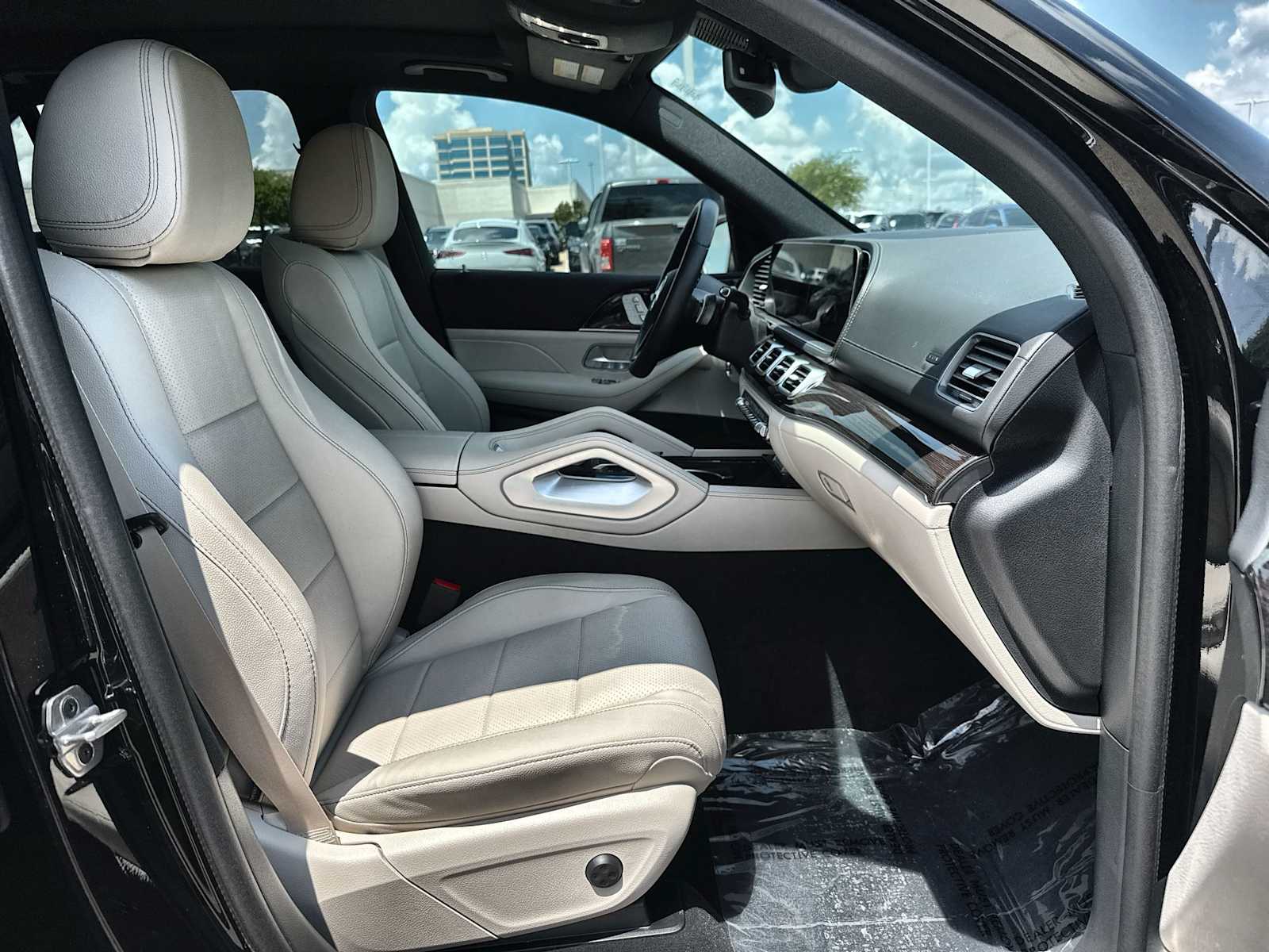 Thumbnail: 2026 Mercedes-Benz GLE - 9