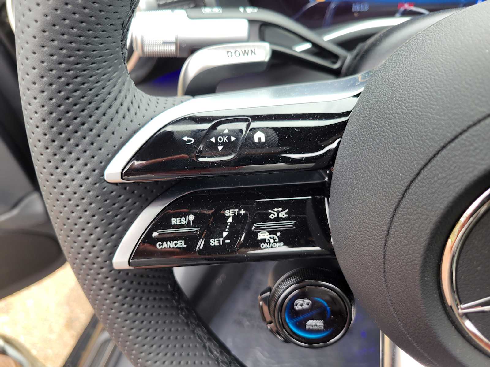 Thumbnail: 2025 Mercedes-Benz SL-Class - 20