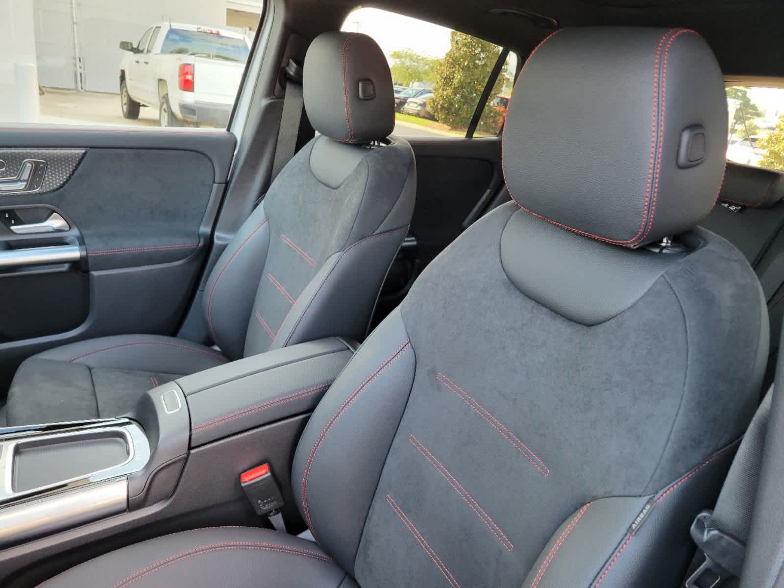 Thumbnail: 2025 Mercedes-Benz GLA - 9