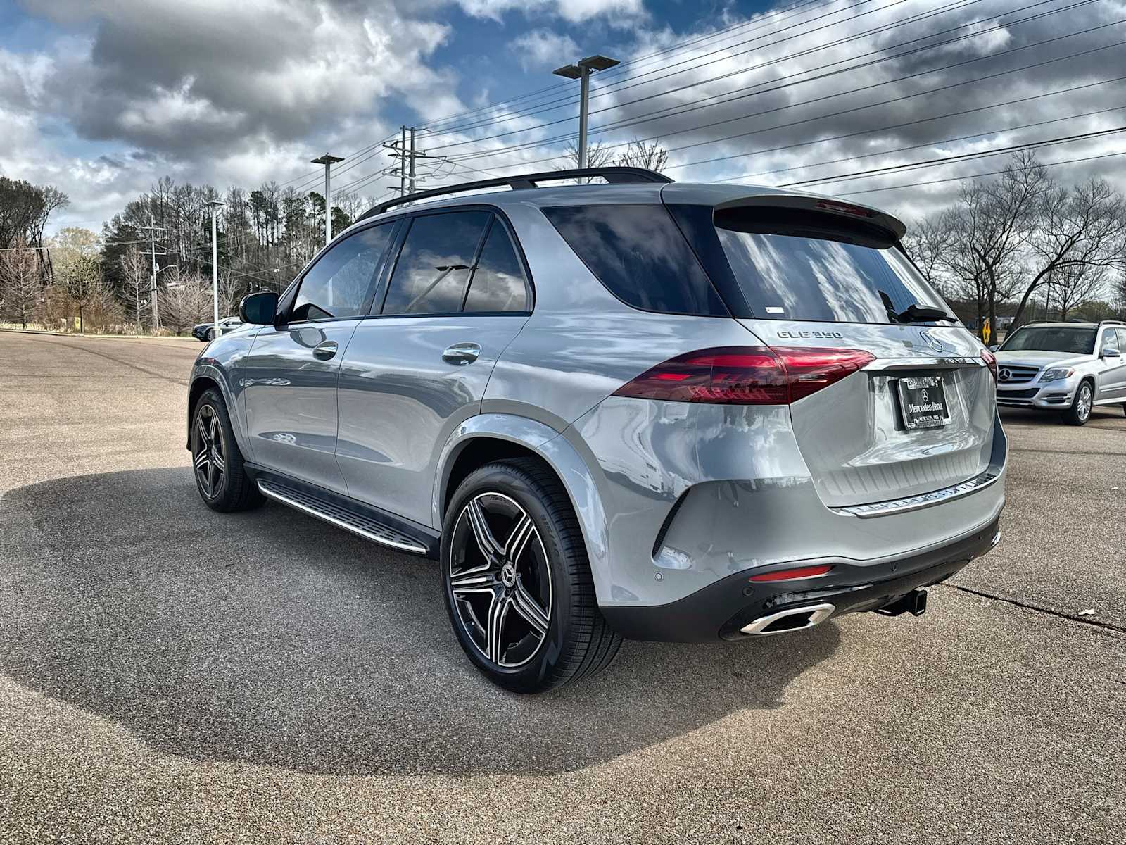 Thumbnail: 2026 Mercedes-Benz GLE - 6