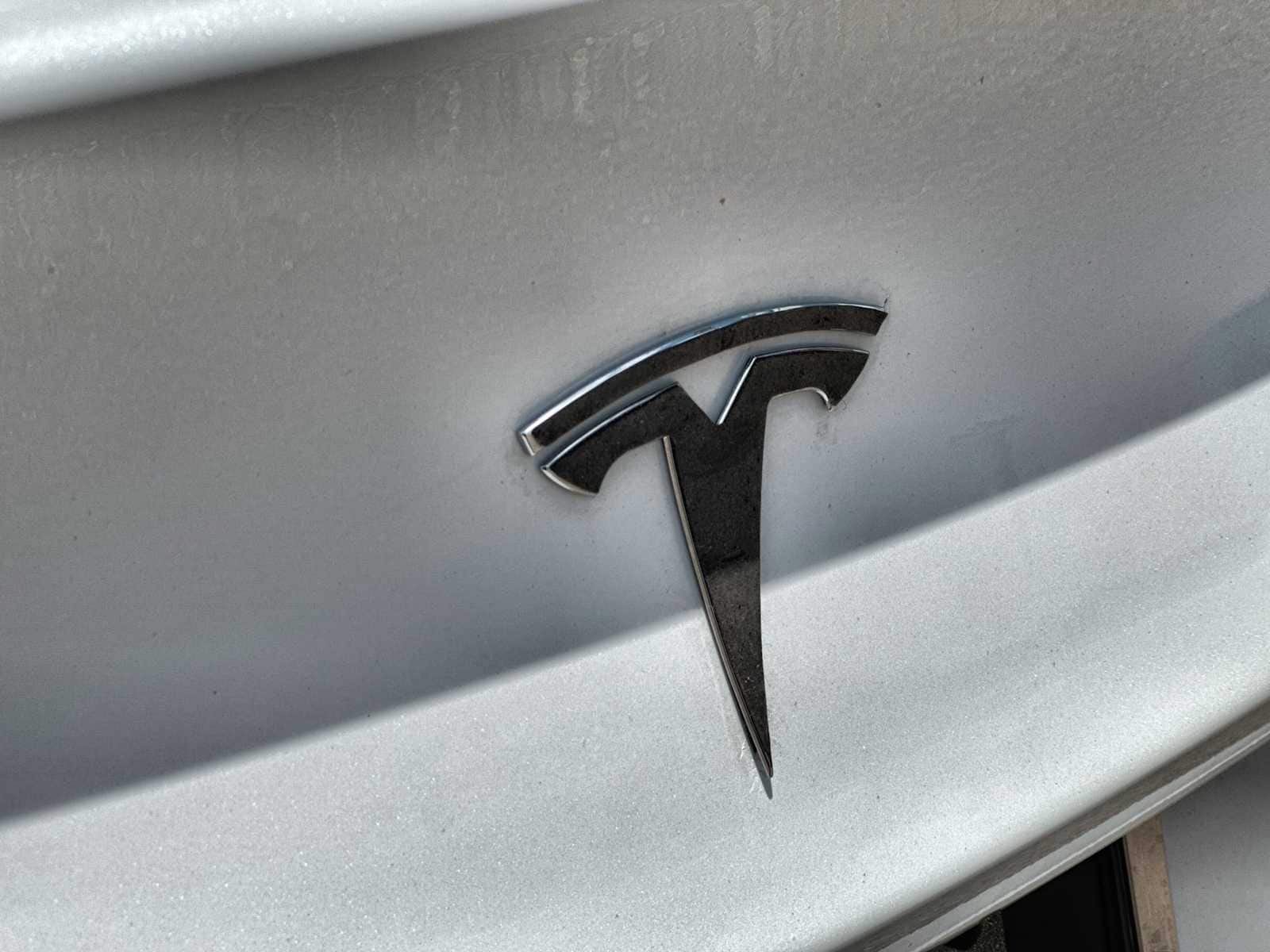 Thumbnail: 2023 Tesla Model 3 - 16