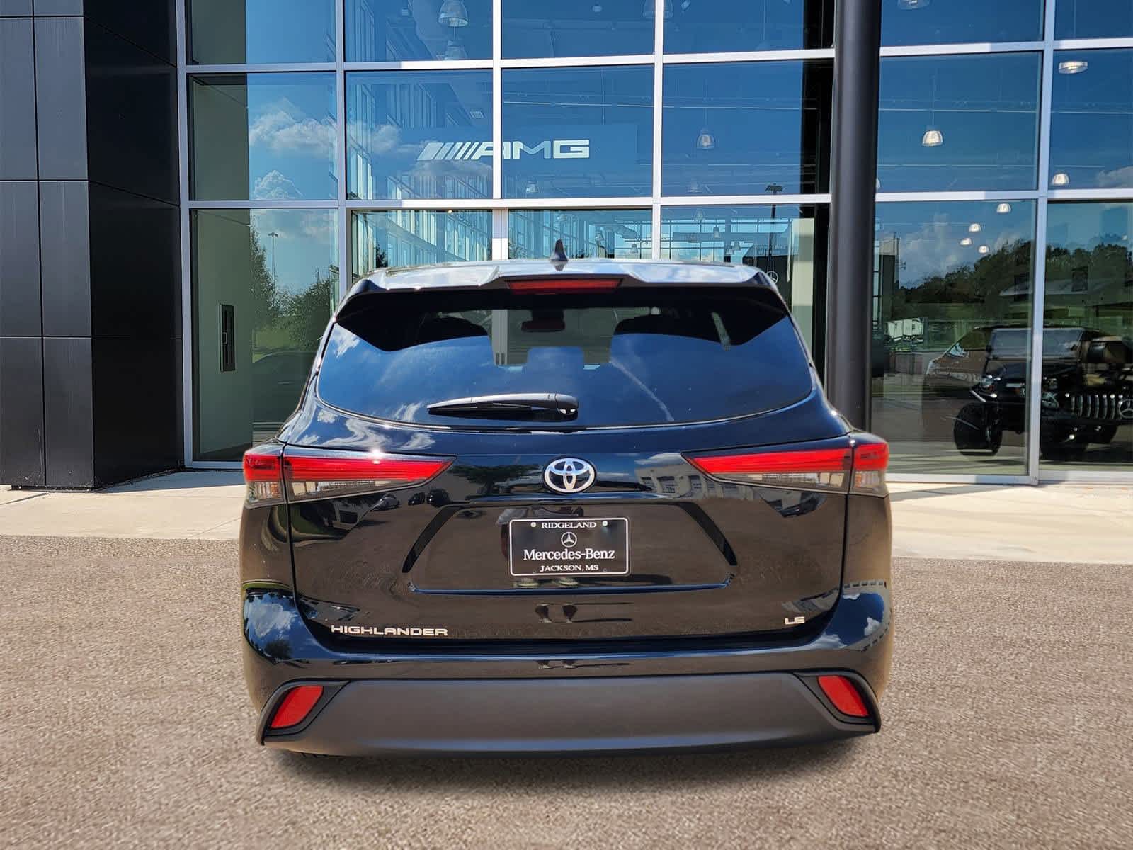 Thumbnail: 2023 Toyota Highlander - 25