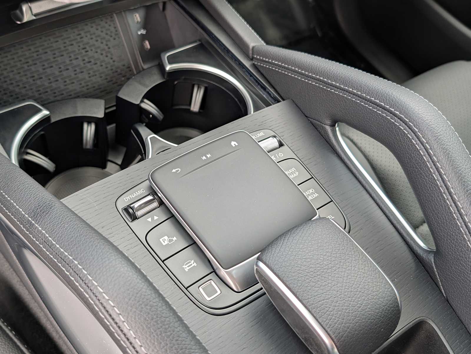 Thumbnail: 2026 Mercedes-Benz GLE - 15