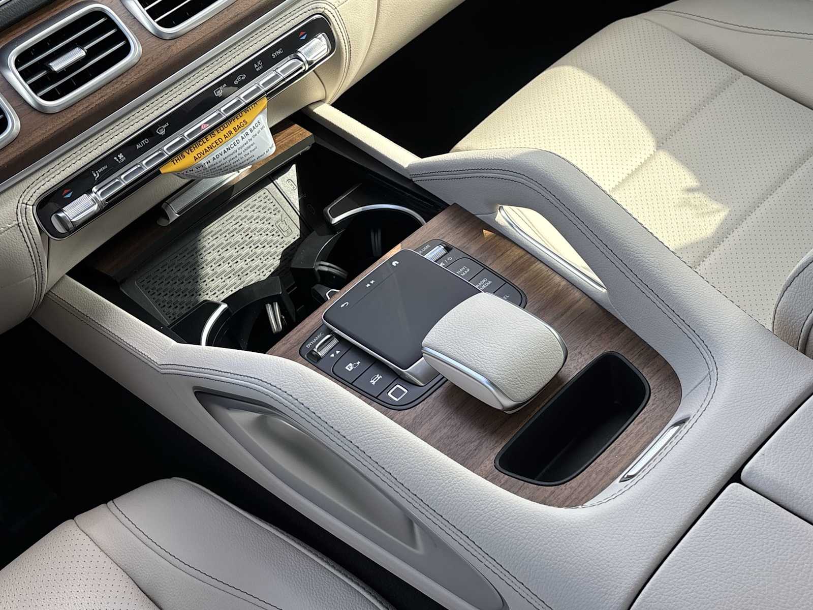 Thumbnail: 2026 Mercedes-Benz GLE - 21