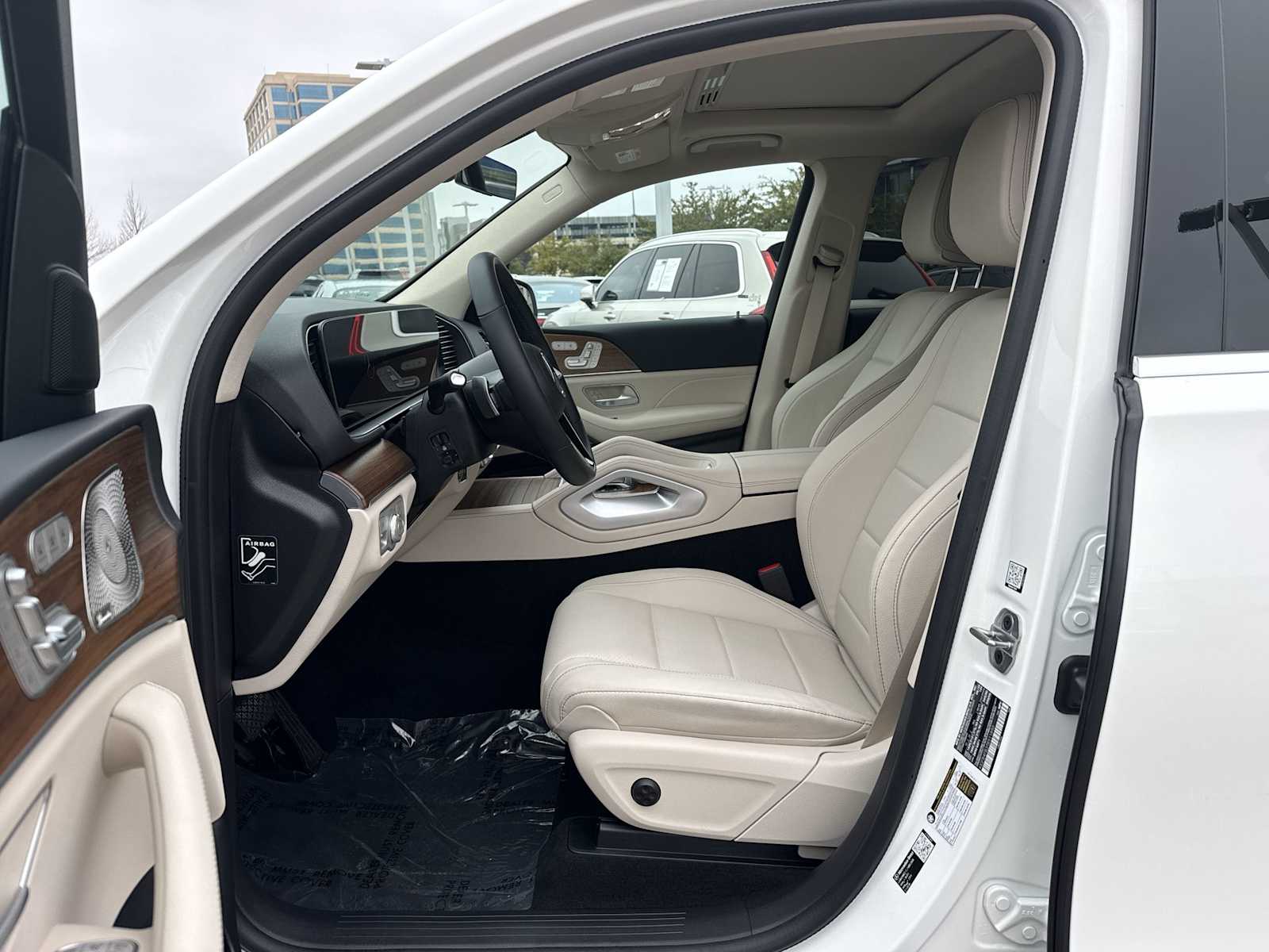 Thumbnail: 2026 Mercedes-Benz GLE - 2