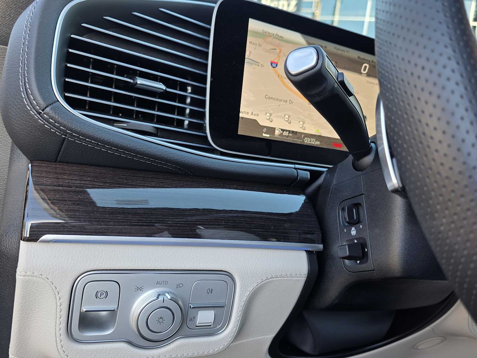 Thumbnail: 2025 Mercedes-Benz GLS - 24