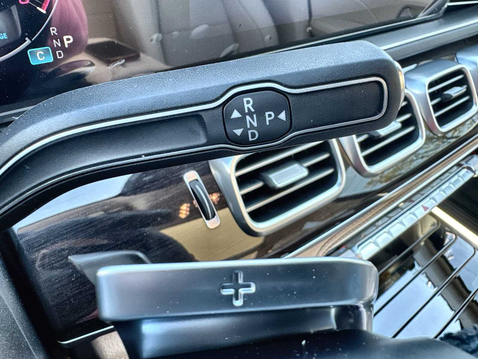 Thumbnail: 2026 Mercedes-Benz GLE - 23