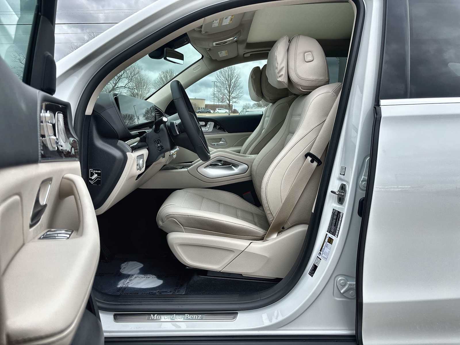 Thumbnail: 2026 Mercedes-Benz GLE - 2