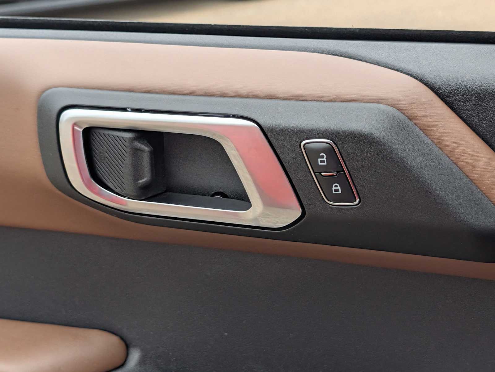 Thumbnail: 2023 Ford Bronco - 28