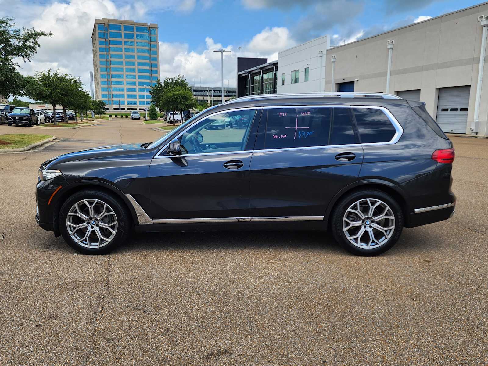Thumbnail: 2020 BMW X7 - 7