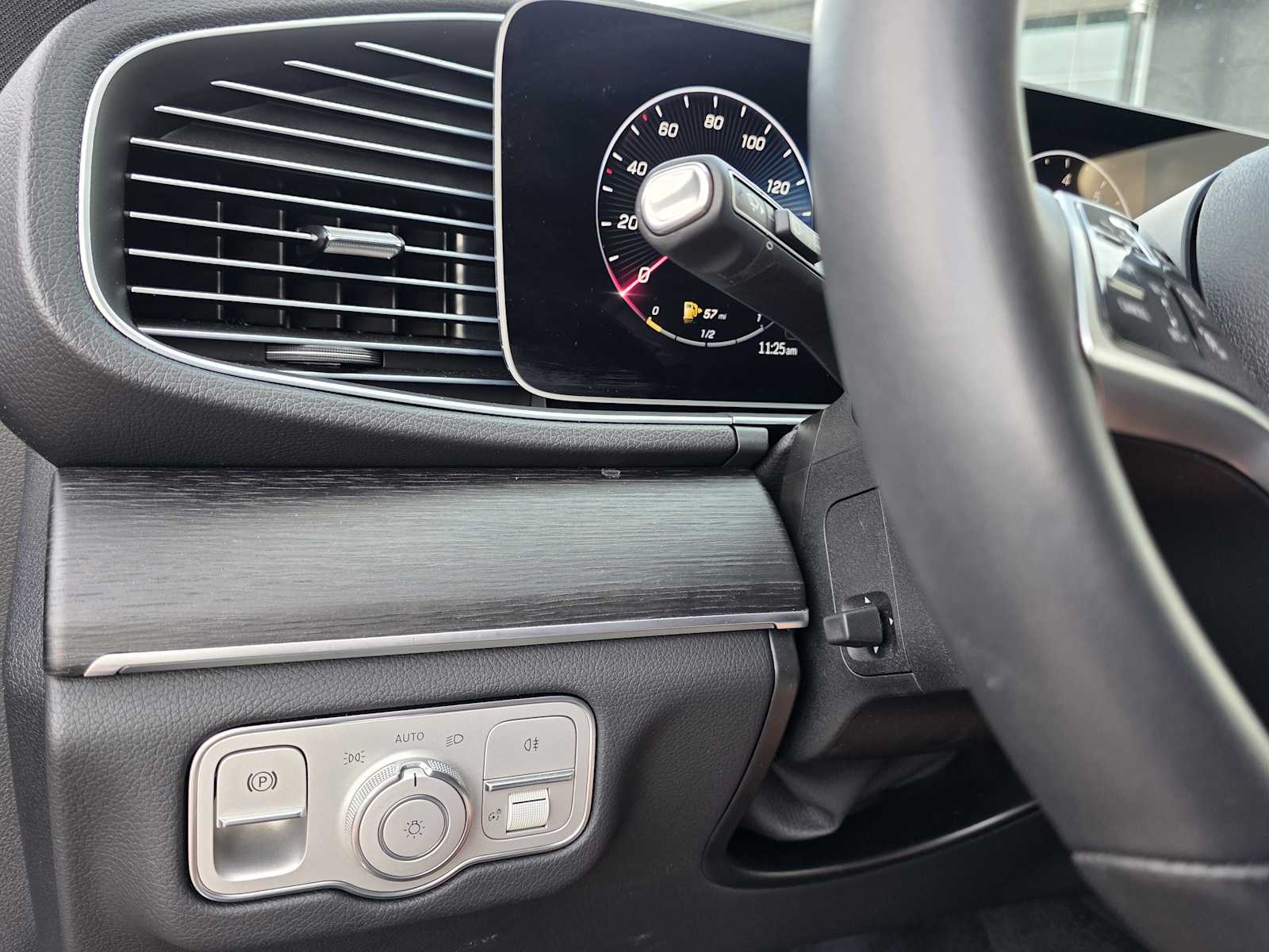 Thumbnail: 2025 Mercedes-Benz GLE - 21