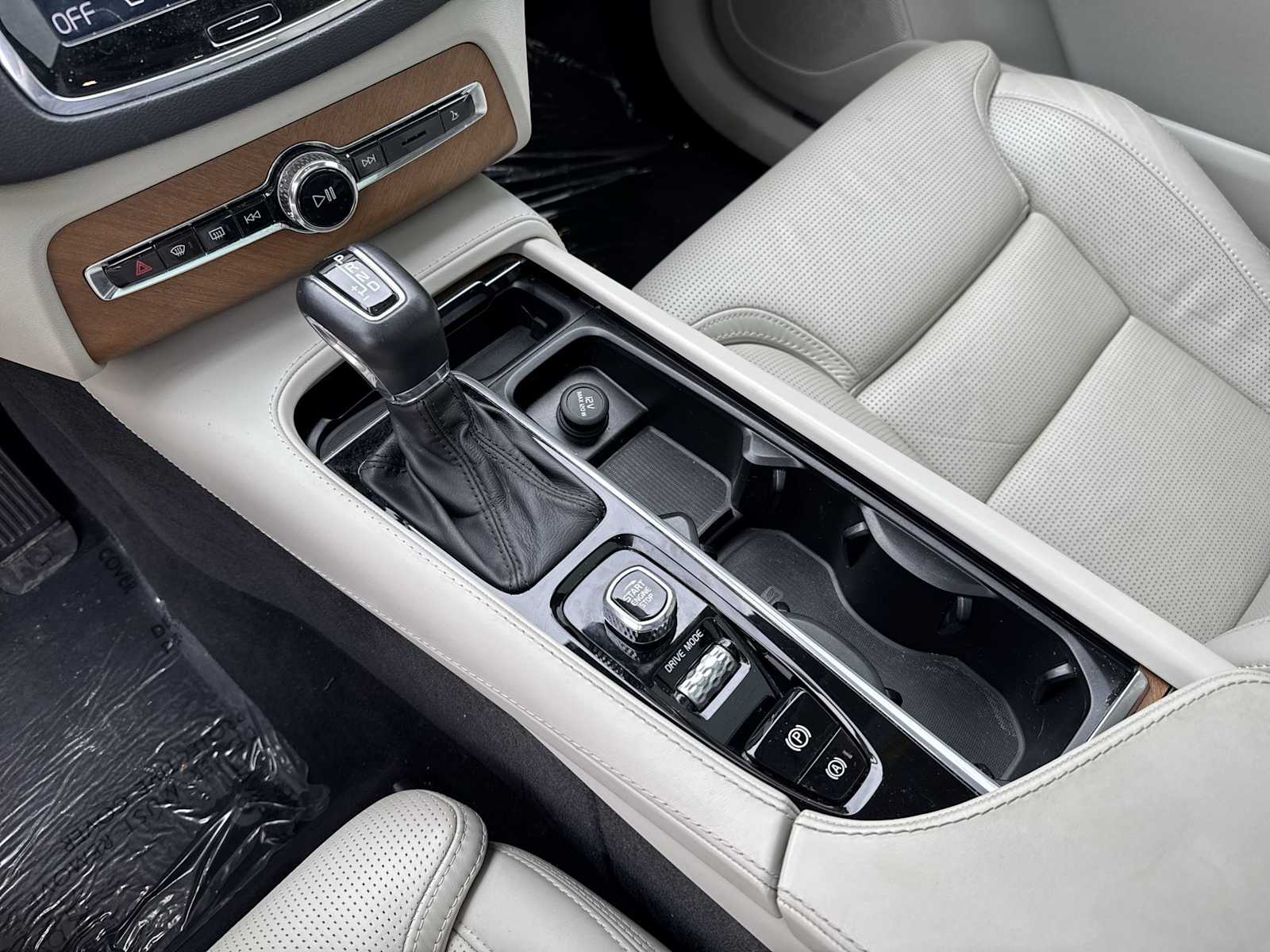 Thumbnail: 2018 Volvo XC90 - 22