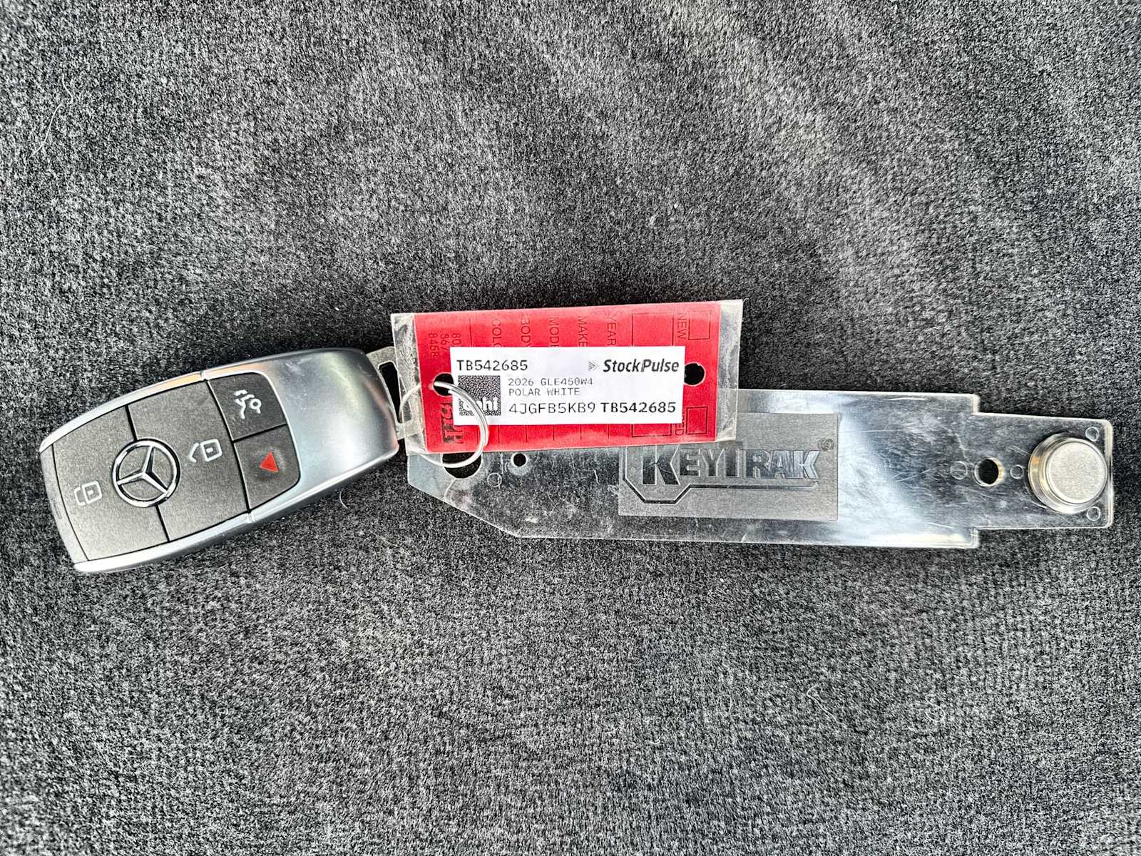 Thumbnail: 2026 Mercedes-Benz GLE - 26