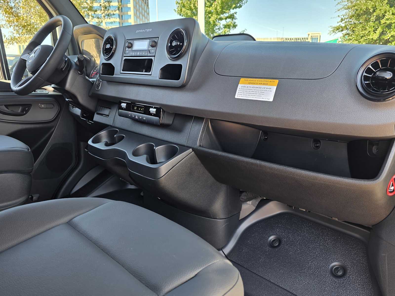 Thumbnail: 2026 Mercedes-Benz Sprinter - 10