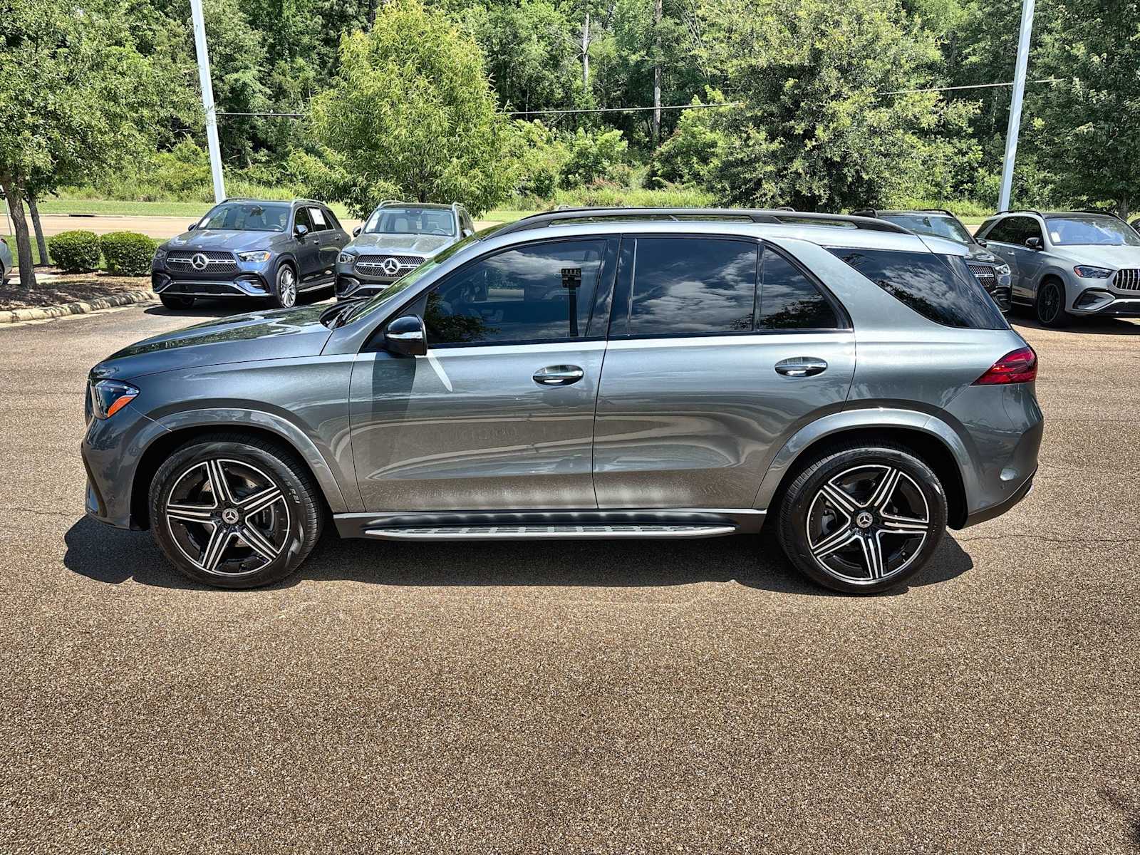 Thumbnail: 2026 Mercedes-Benz GLE - 5