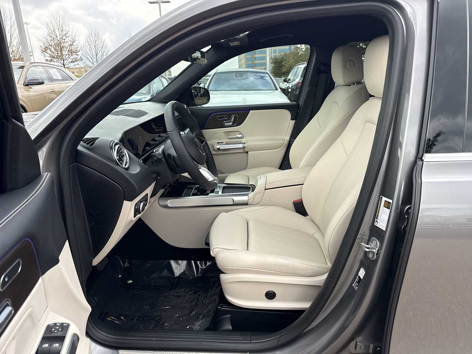 Thumbnail: 2026 Mercedes-Benz GLB - 2