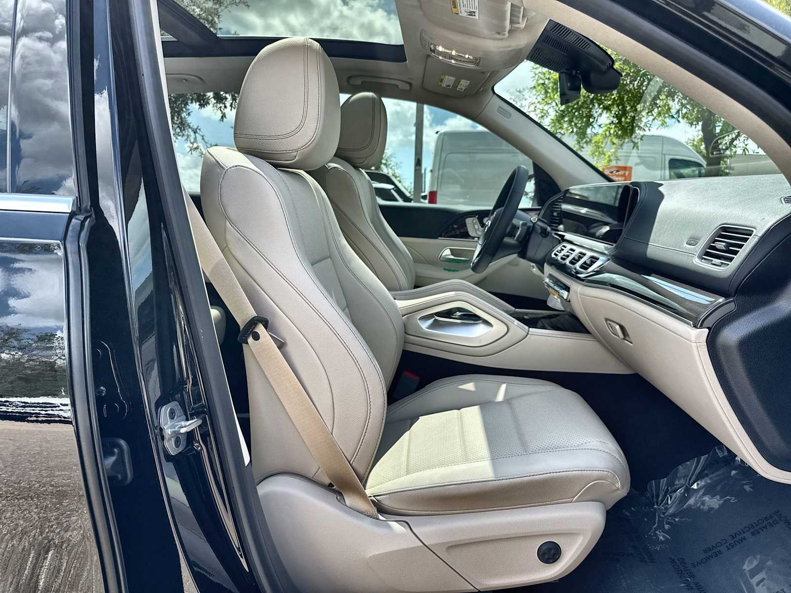 Thumbnail: 2026 Mercedes-Benz GLE - 9