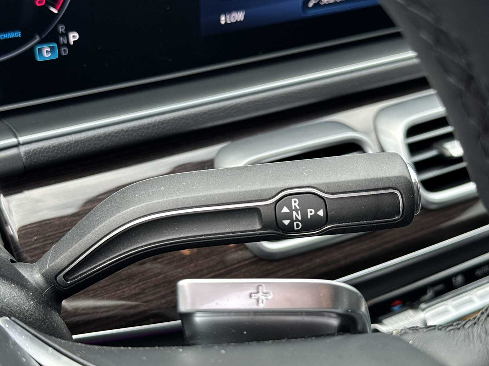 Thumbnail: 2026 Mercedes-Benz GLE - 22