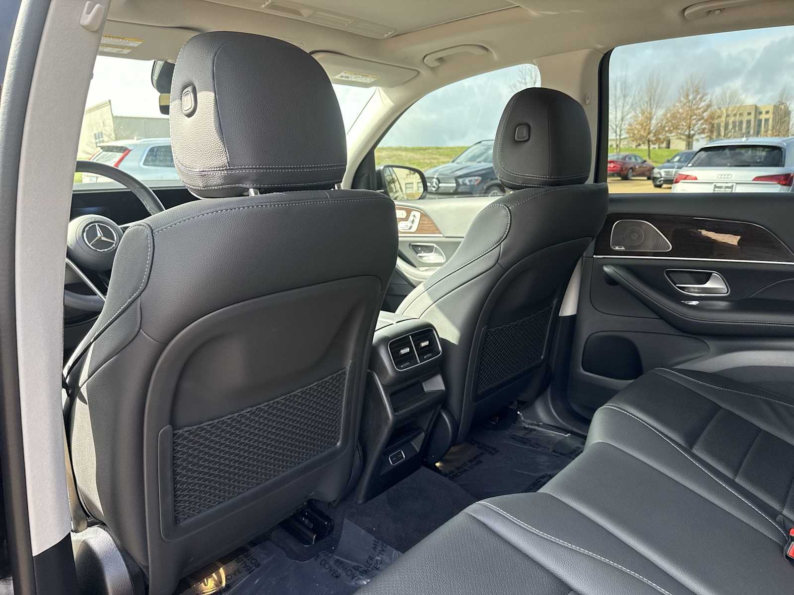 Thumbnail: 2026 Mercedes-Benz GLE - 16