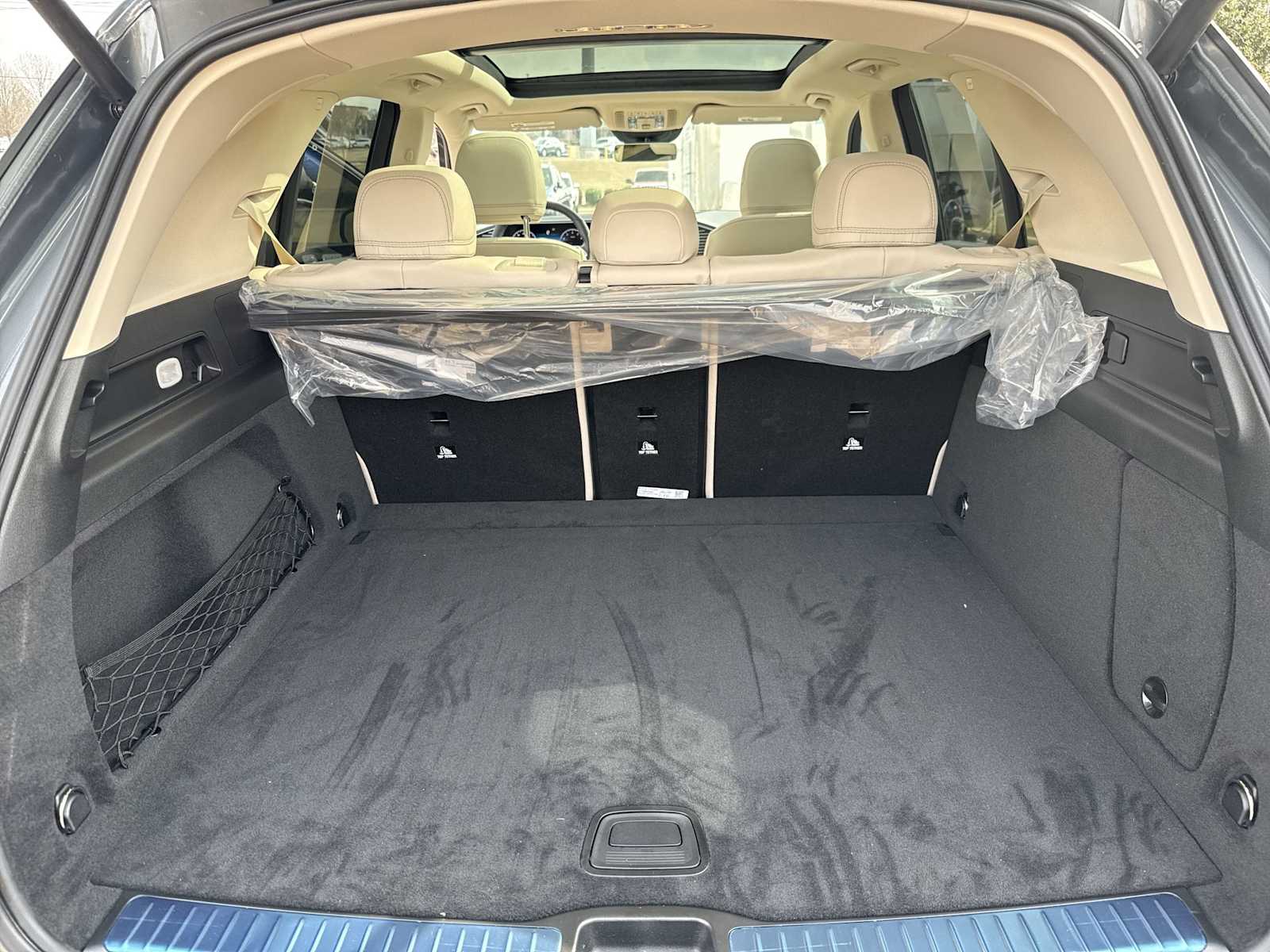 Thumbnail: 2026 Mercedes-Benz GLE - 26