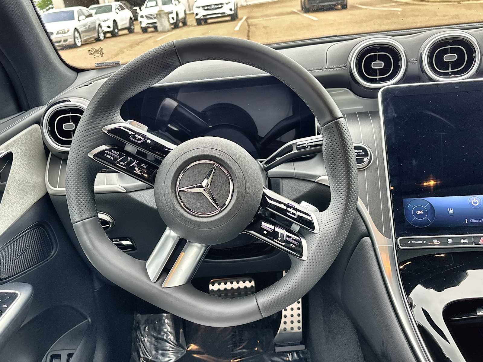 Thumbnail: 2025 Mercedes-Benz GLC - 21