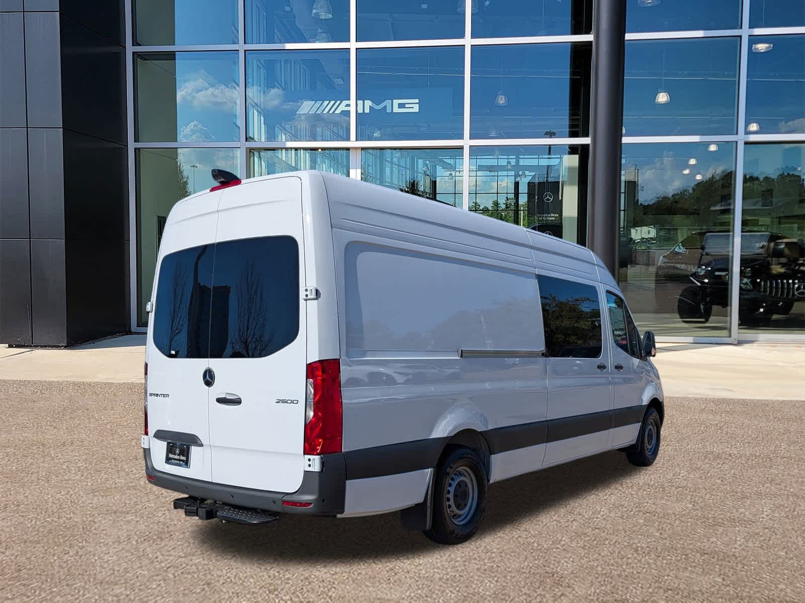 Thumbnail: 2026 Mercedes-Benz Sprinter - 4