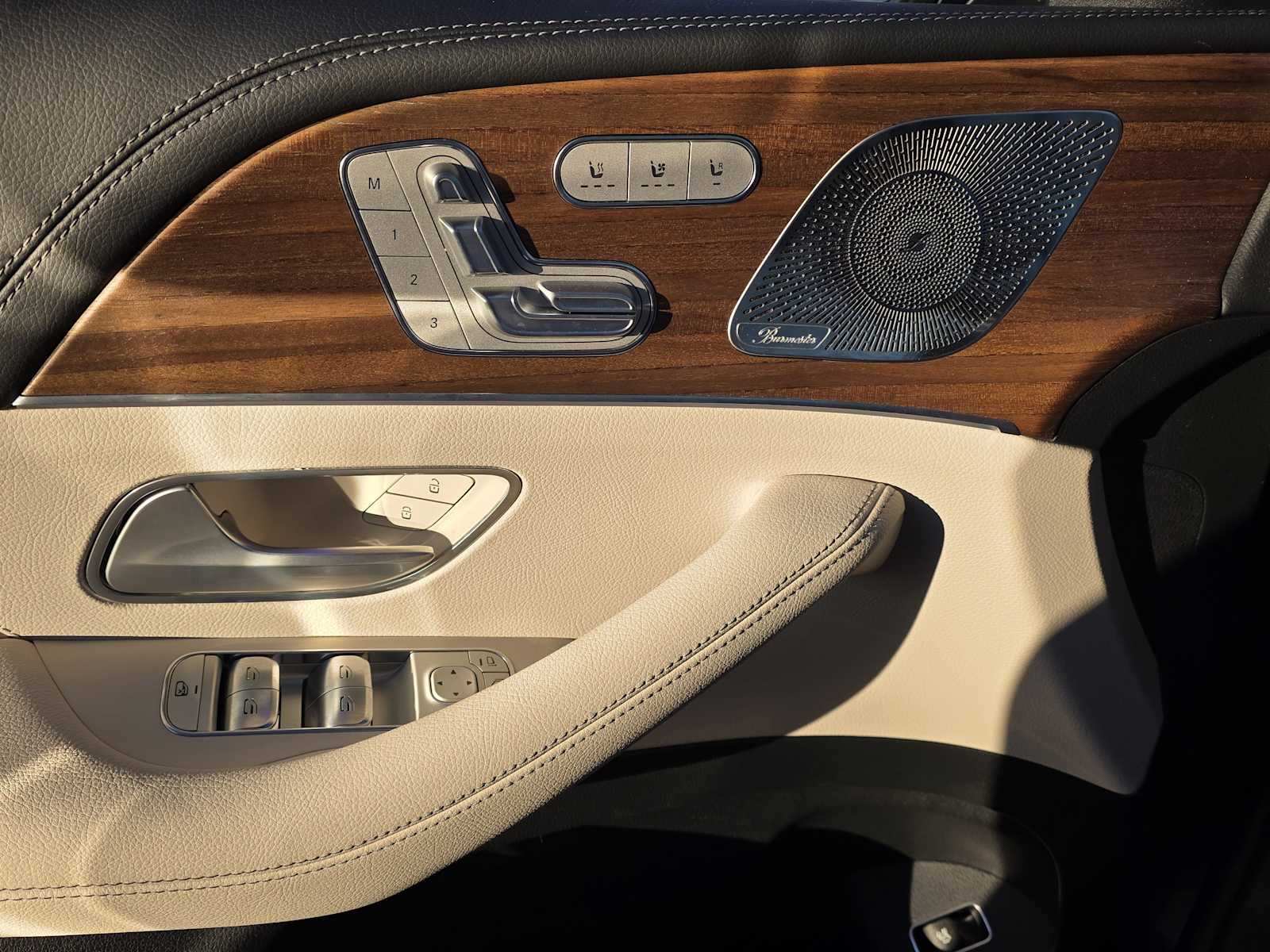 Thumbnail: 2025 Mercedes-Benz GLS - 16