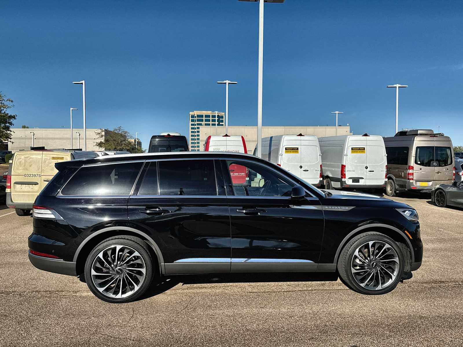 Thumbnail: 2022 Lincoln Aviator - 10