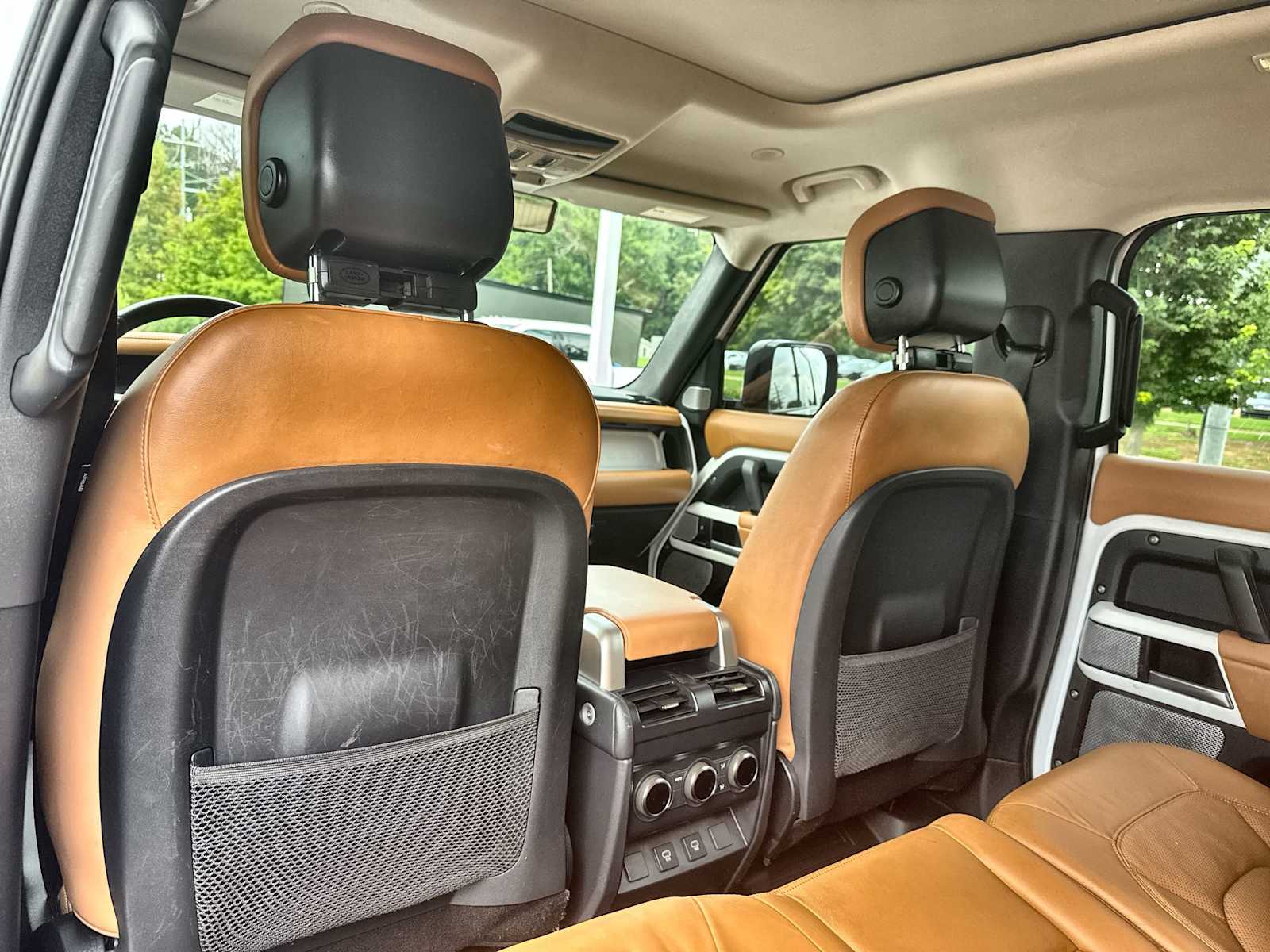 Thumbnail: 2024 Land Rover Defender - 25