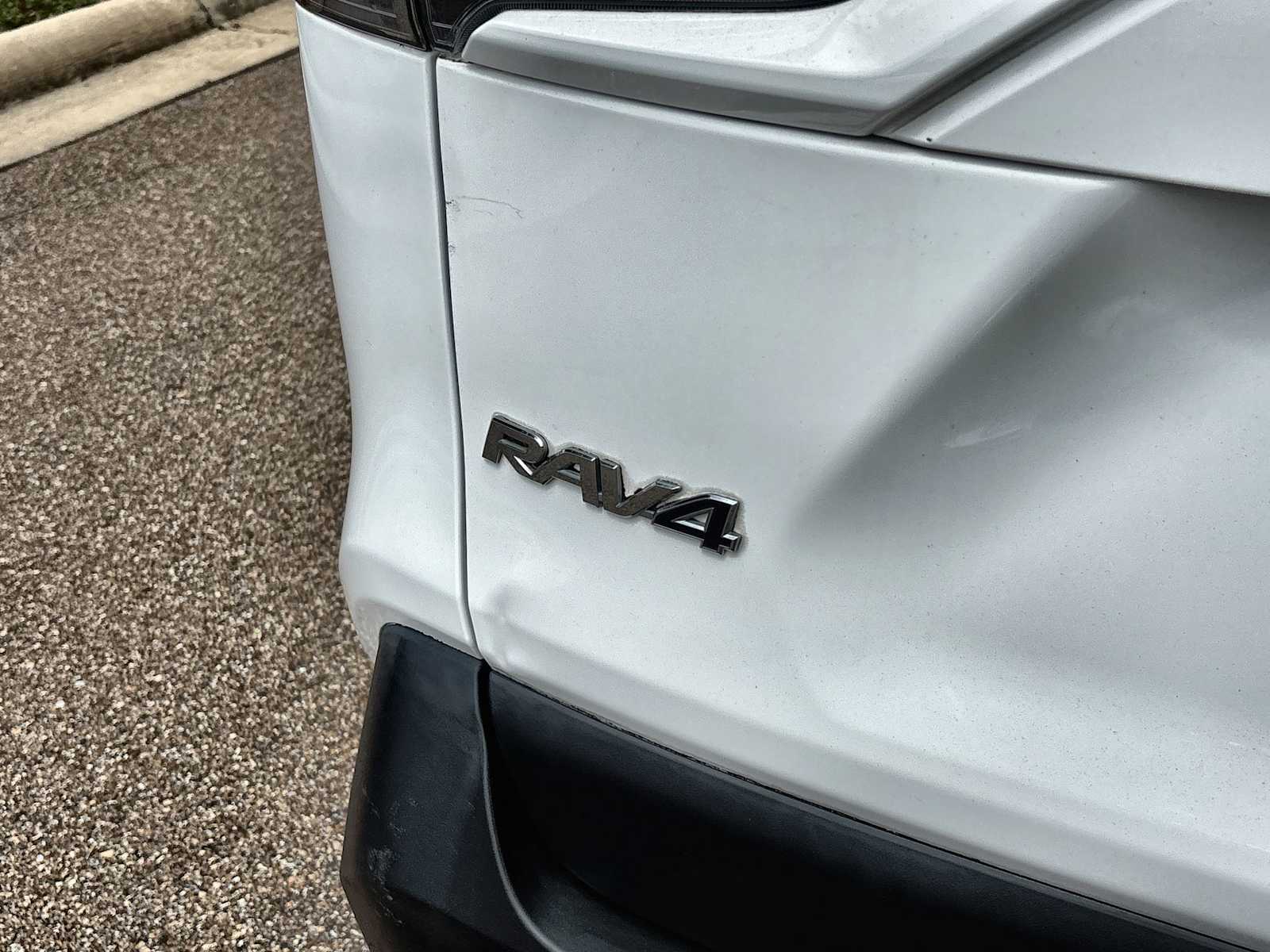 Thumbnail: 2019 Toyota RAV4 - 15