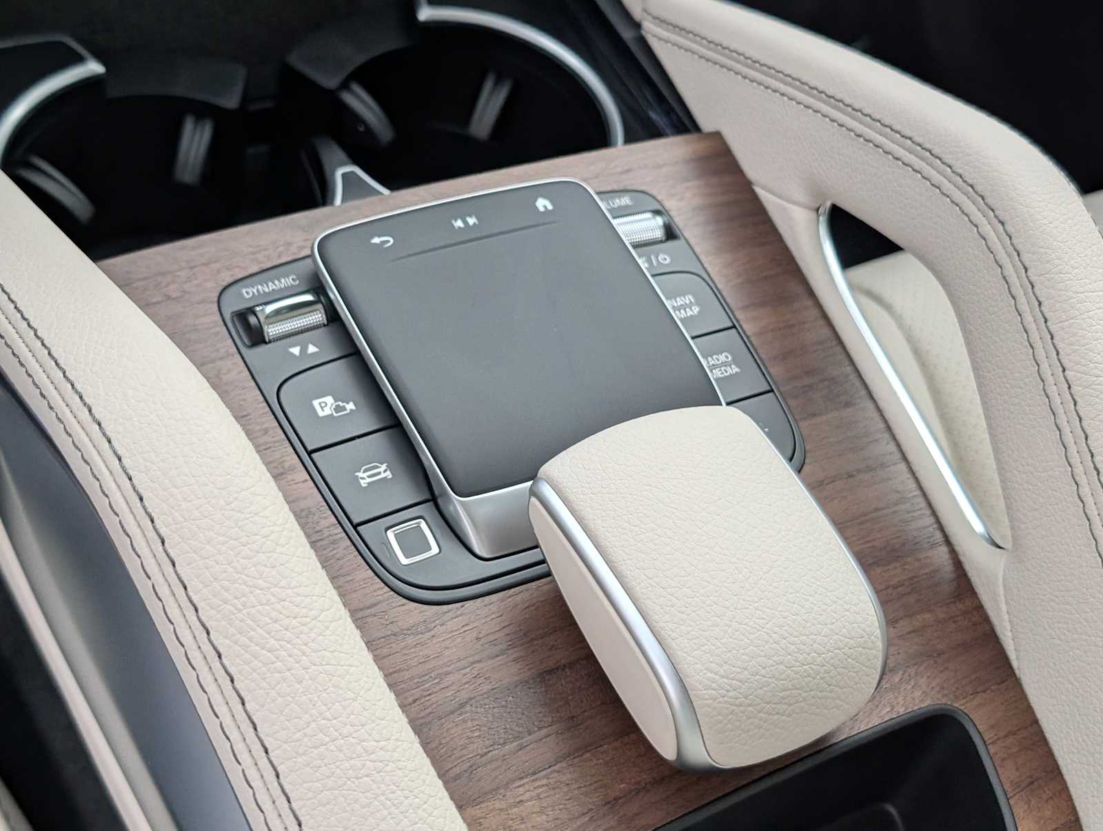 Thumbnail: 2026 Mercedes-Benz GLE - 15