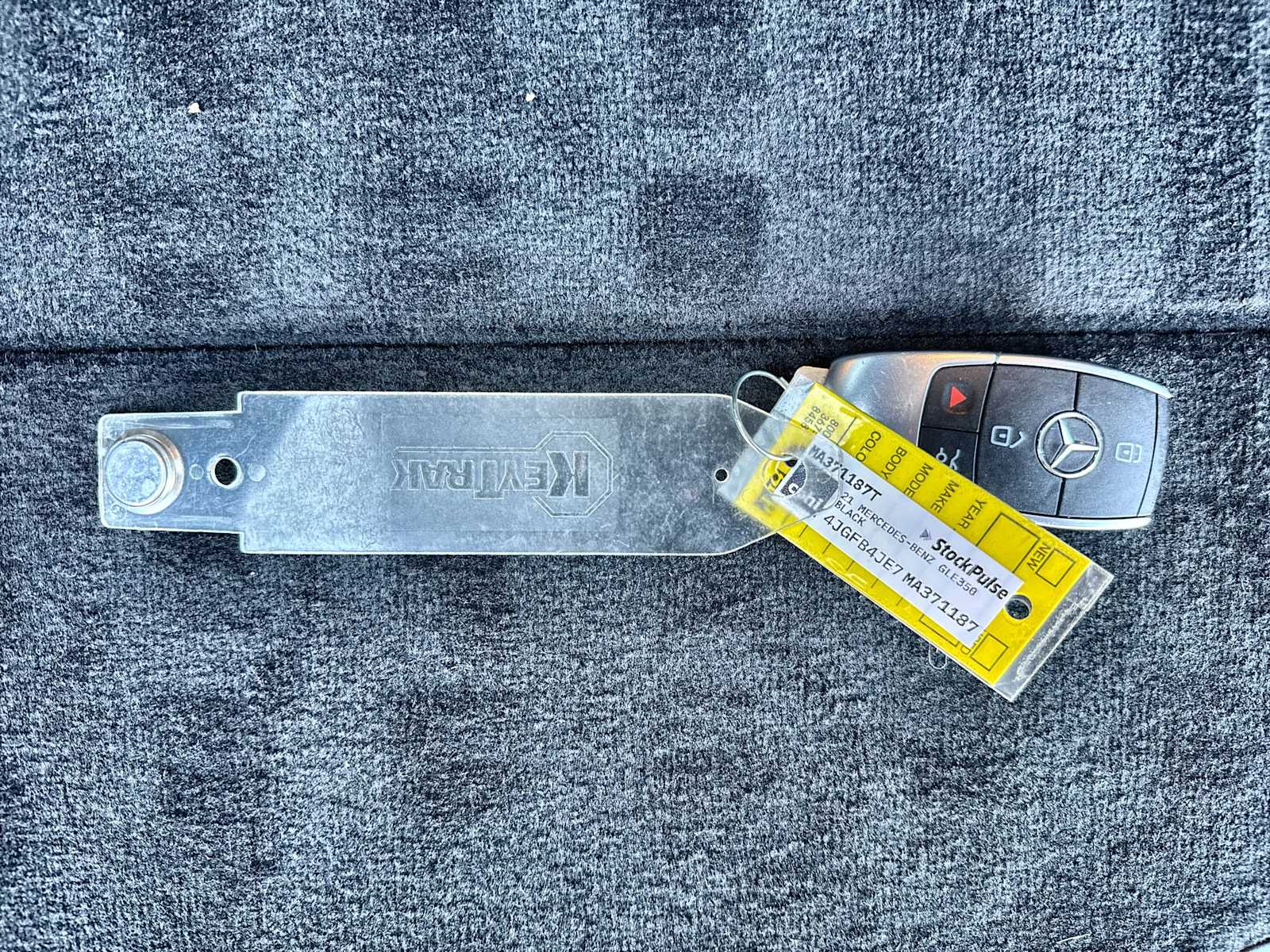 Thumbnail: 2021 Mercedes-Benz GLE - 26