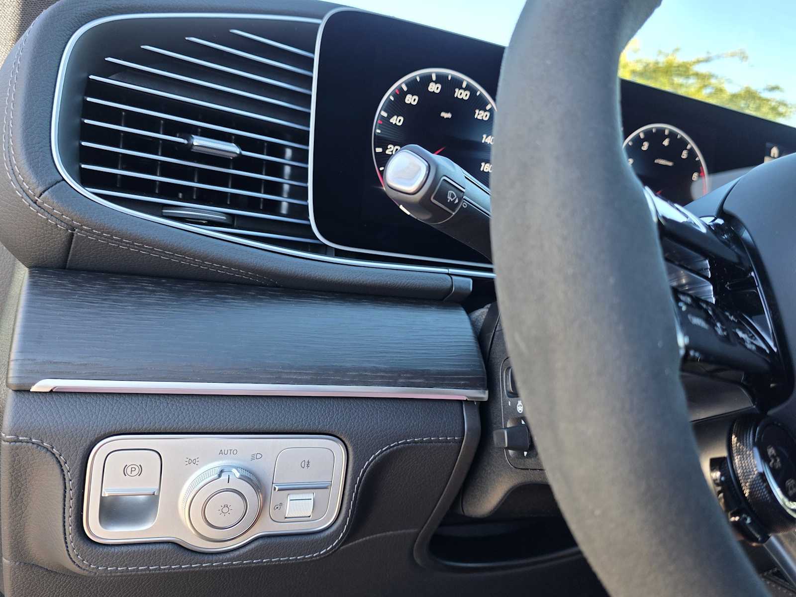 Thumbnail: 2026 Mercedes-Benz GLE - 19