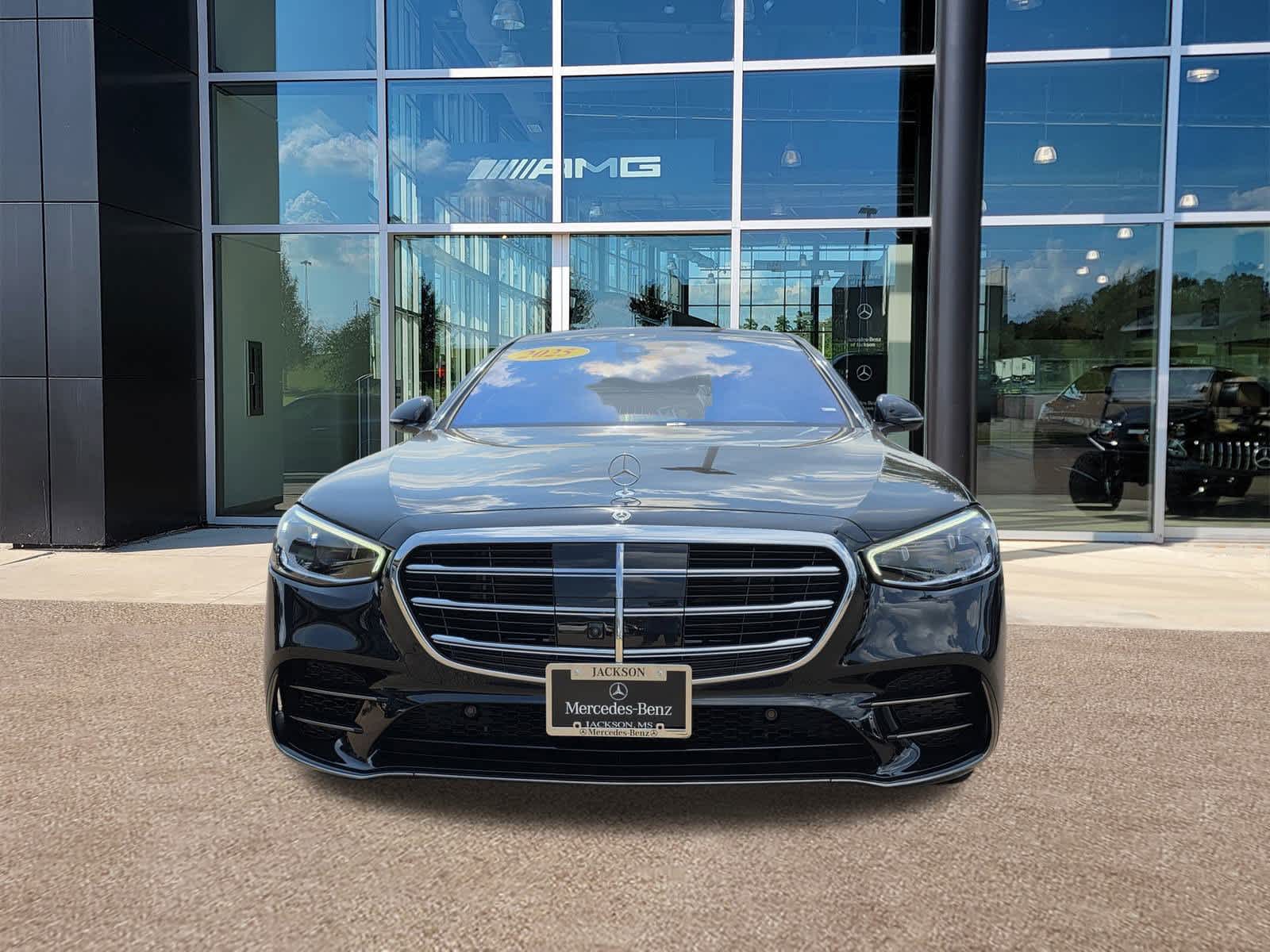 Thumbnail: 2025 Mercedes-Benz S-Class - 2