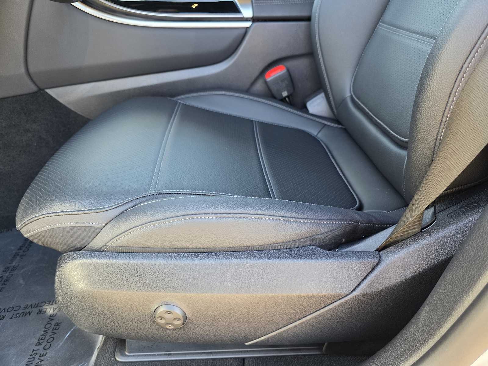 Thumbnail: 2025 Mercedes-Benz GLC - 13