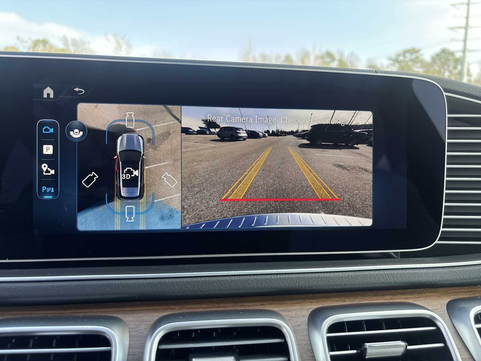 Thumbnail: 2026 Mercedes-Benz GLE - 22