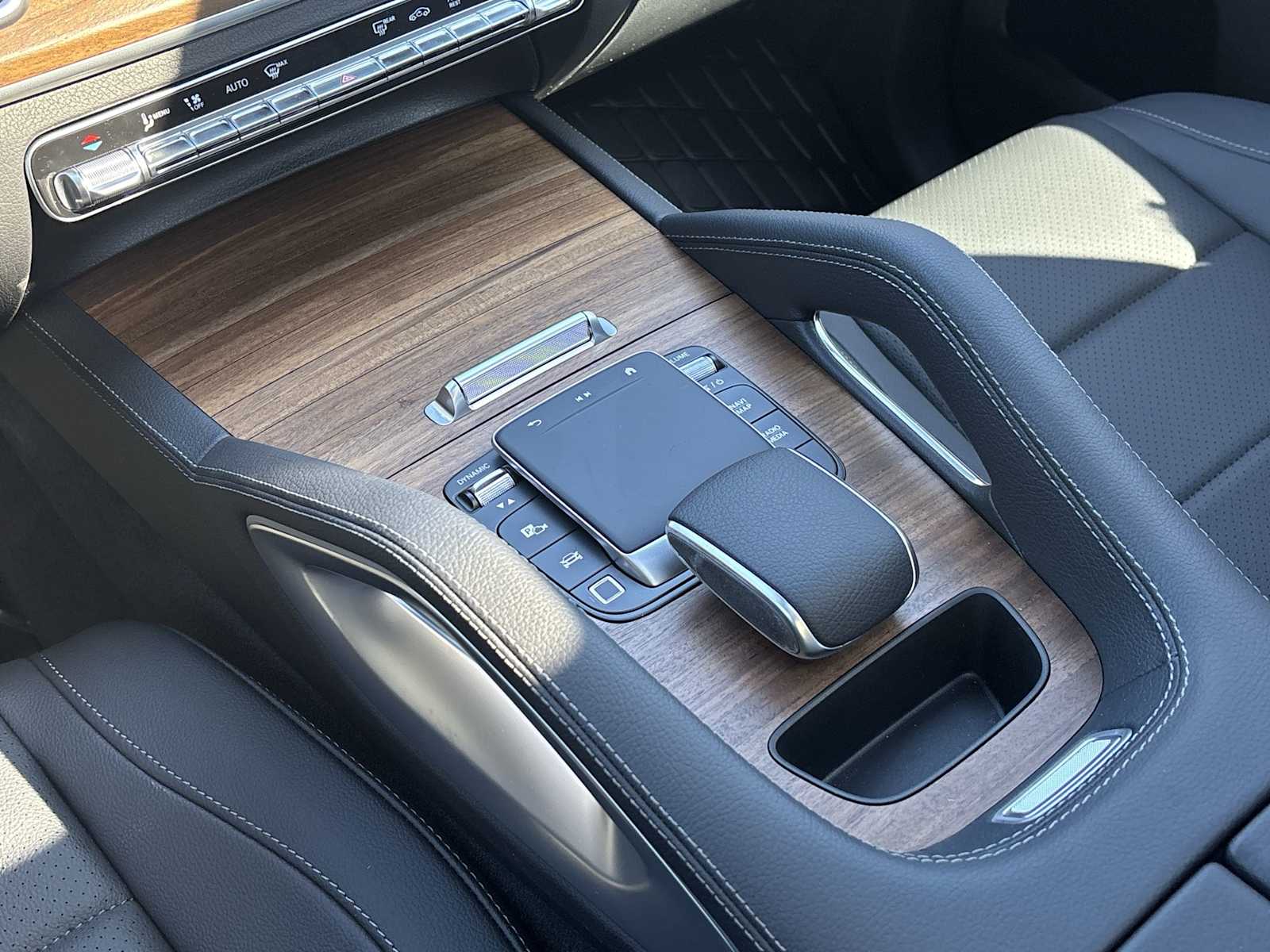 Thumbnail: 2026 Mercedes-Benz GLE - 22