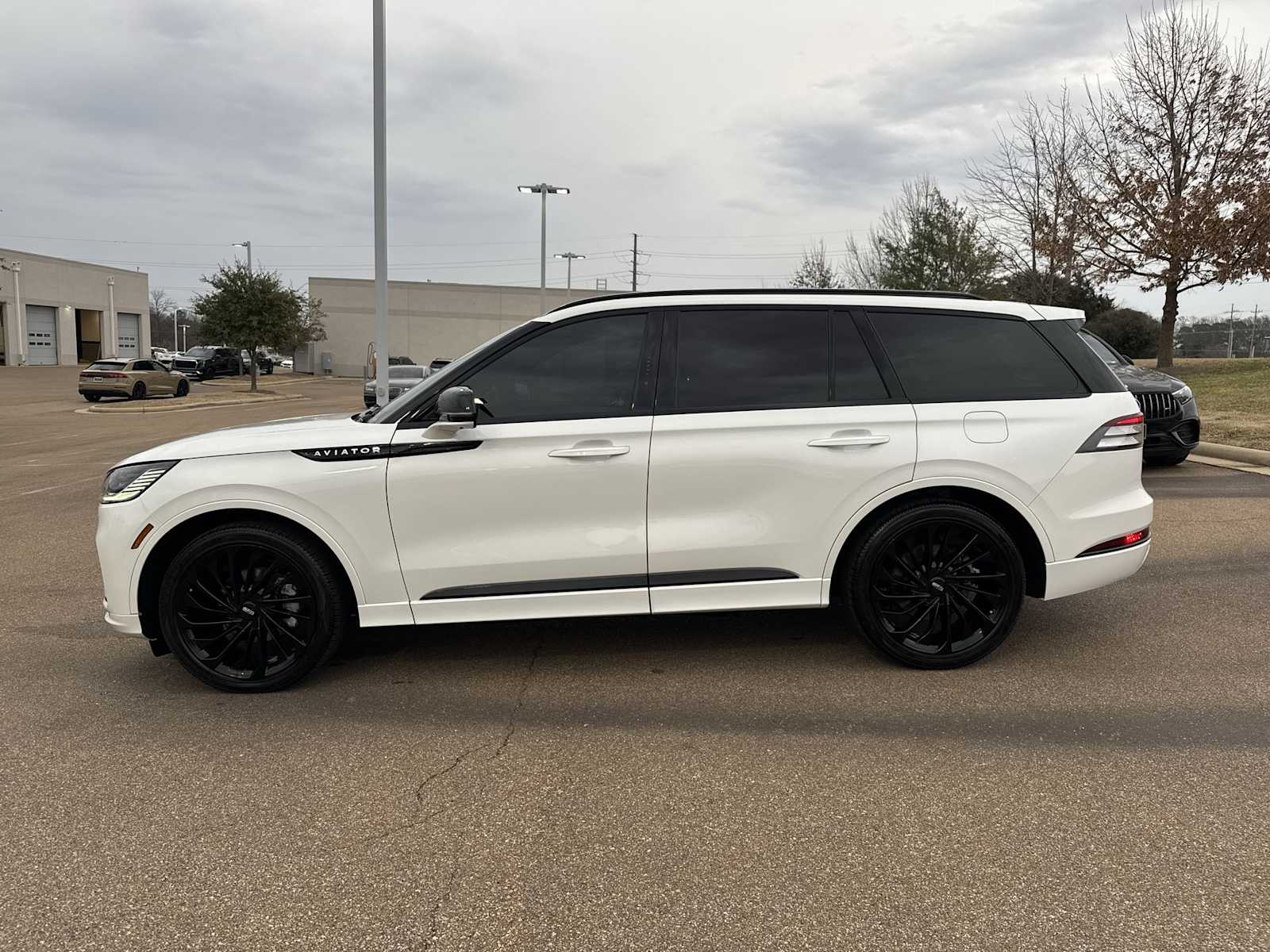 Thumbnail: 2025 Lincoln Aviator - 3