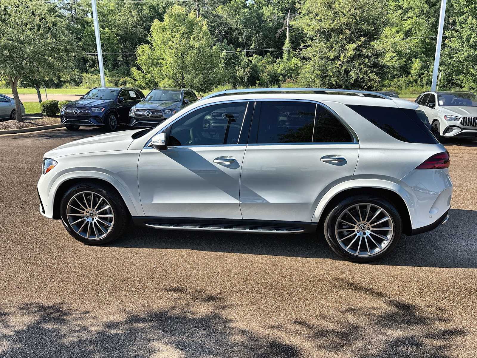 Thumbnail: 2025 Mercedes-Benz GLE - 4