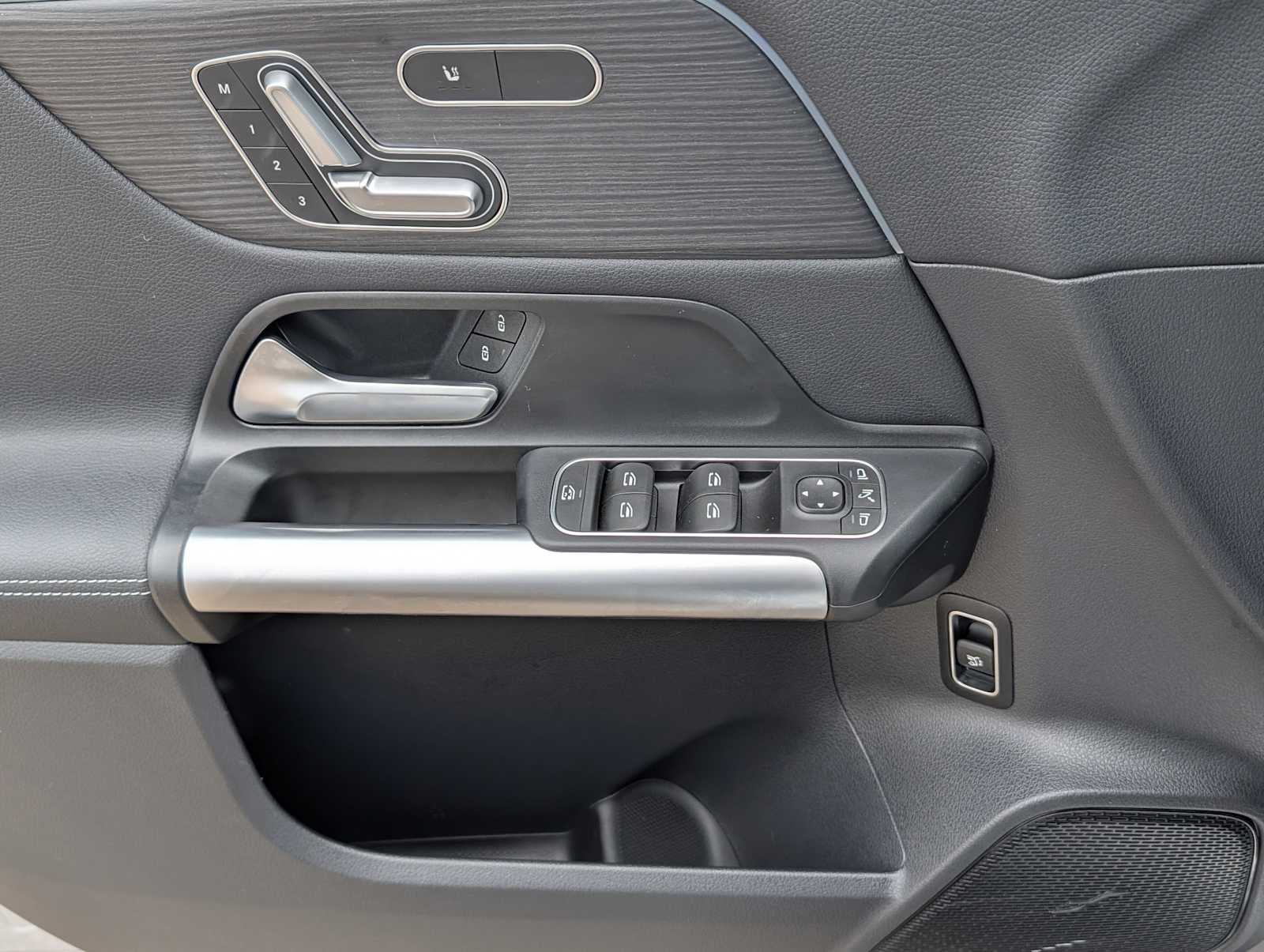 Thumbnail: 2025 Mercedes-Benz GLA - 23