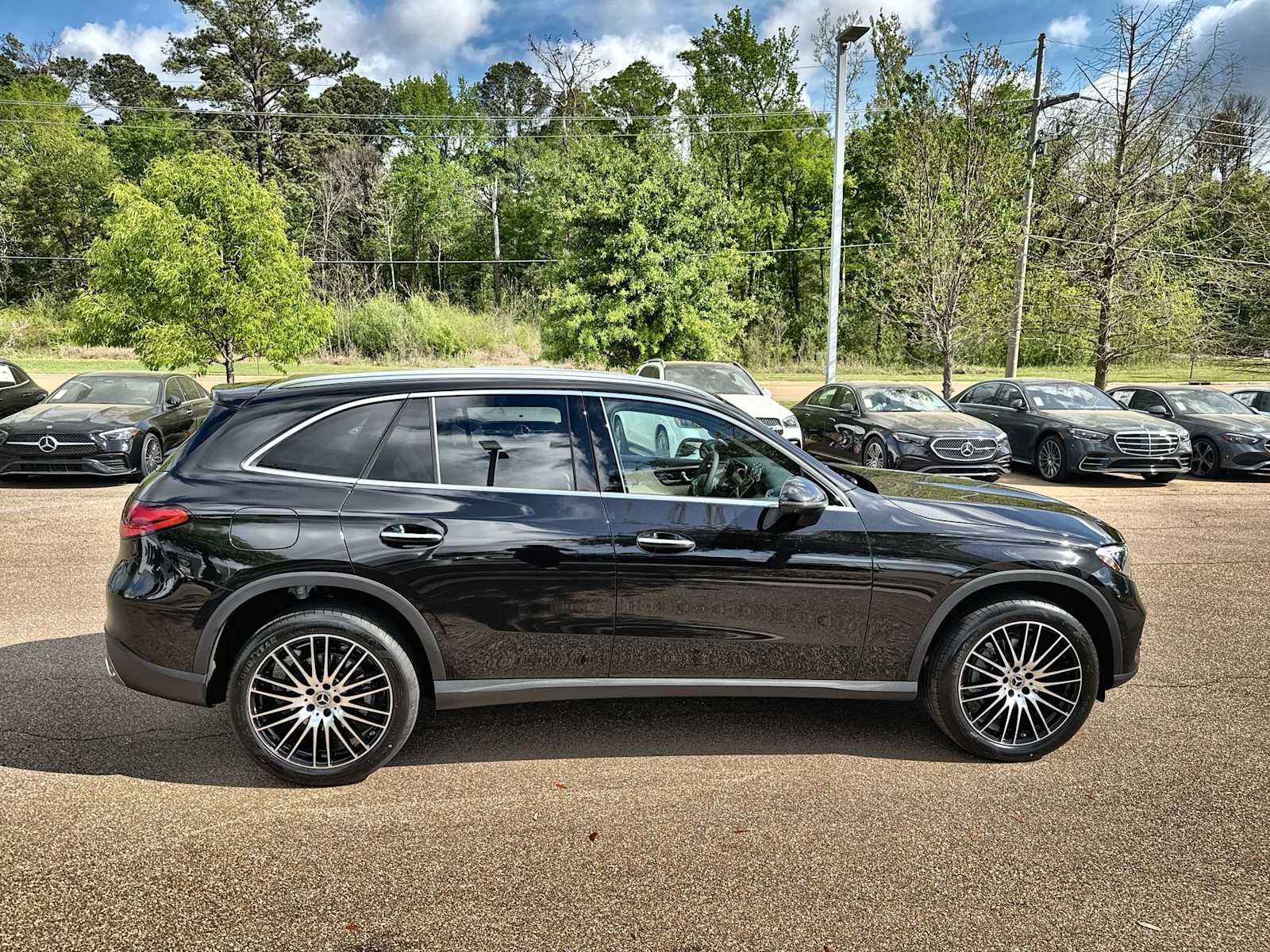 Thumbnail: 2026 Mercedes-Benz GLC - 10