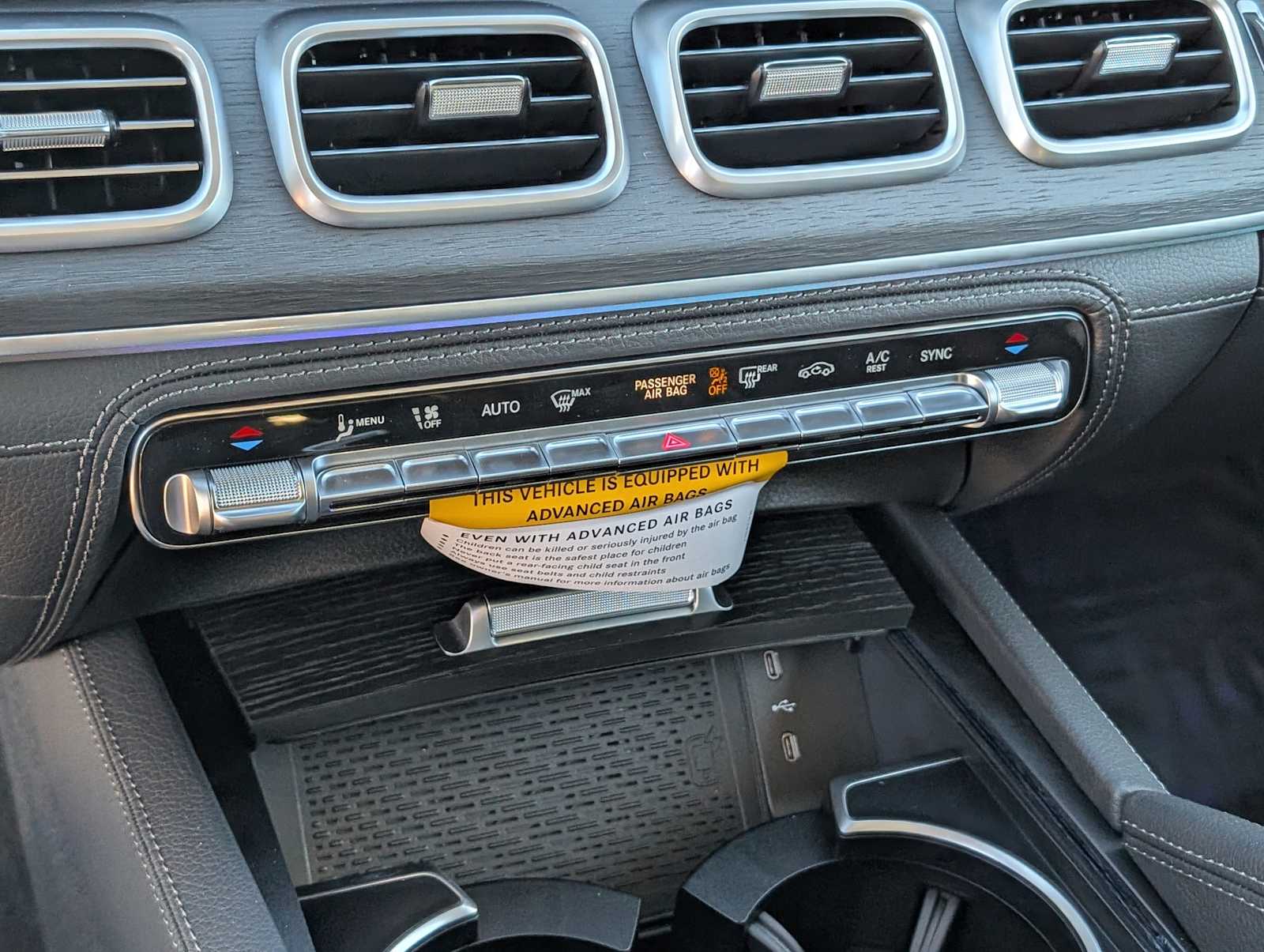 Thumbnail: 2026 Mercedes-Benz GLE - 12