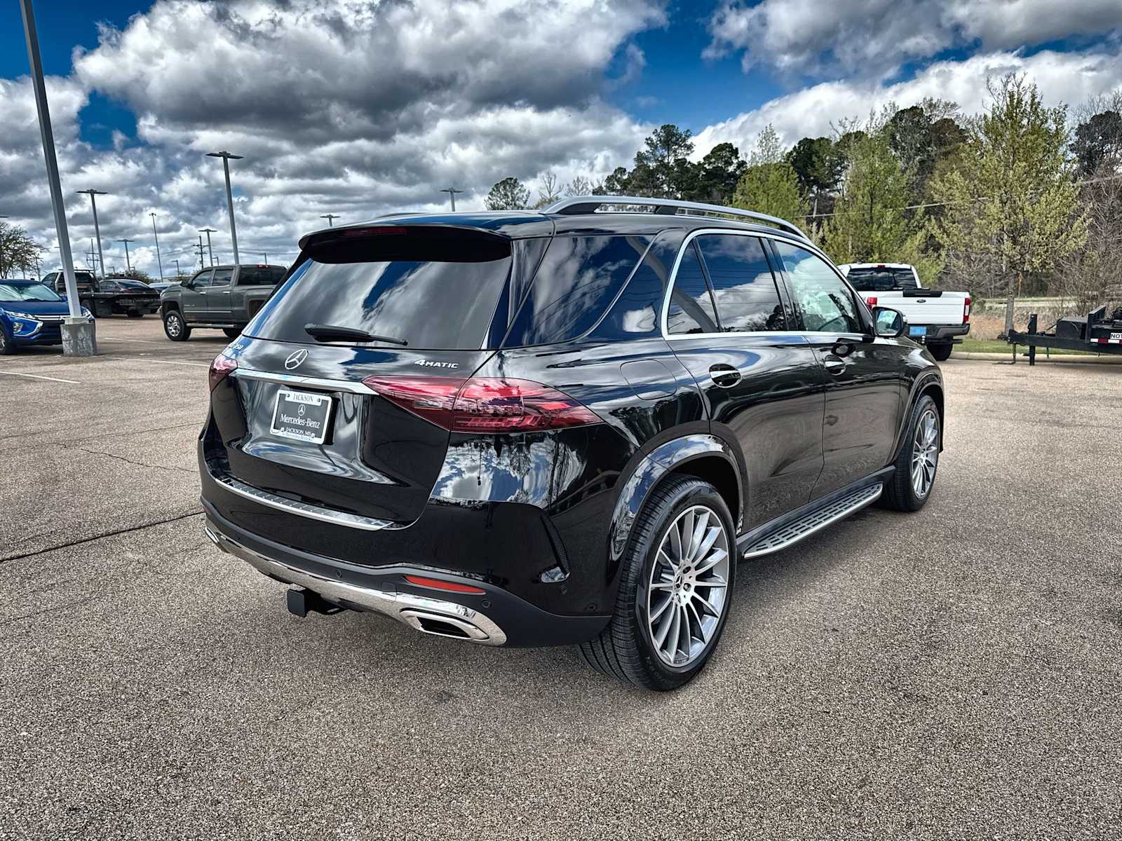 Thumbnail: 2026 Mercedes-Benz GLE - 8